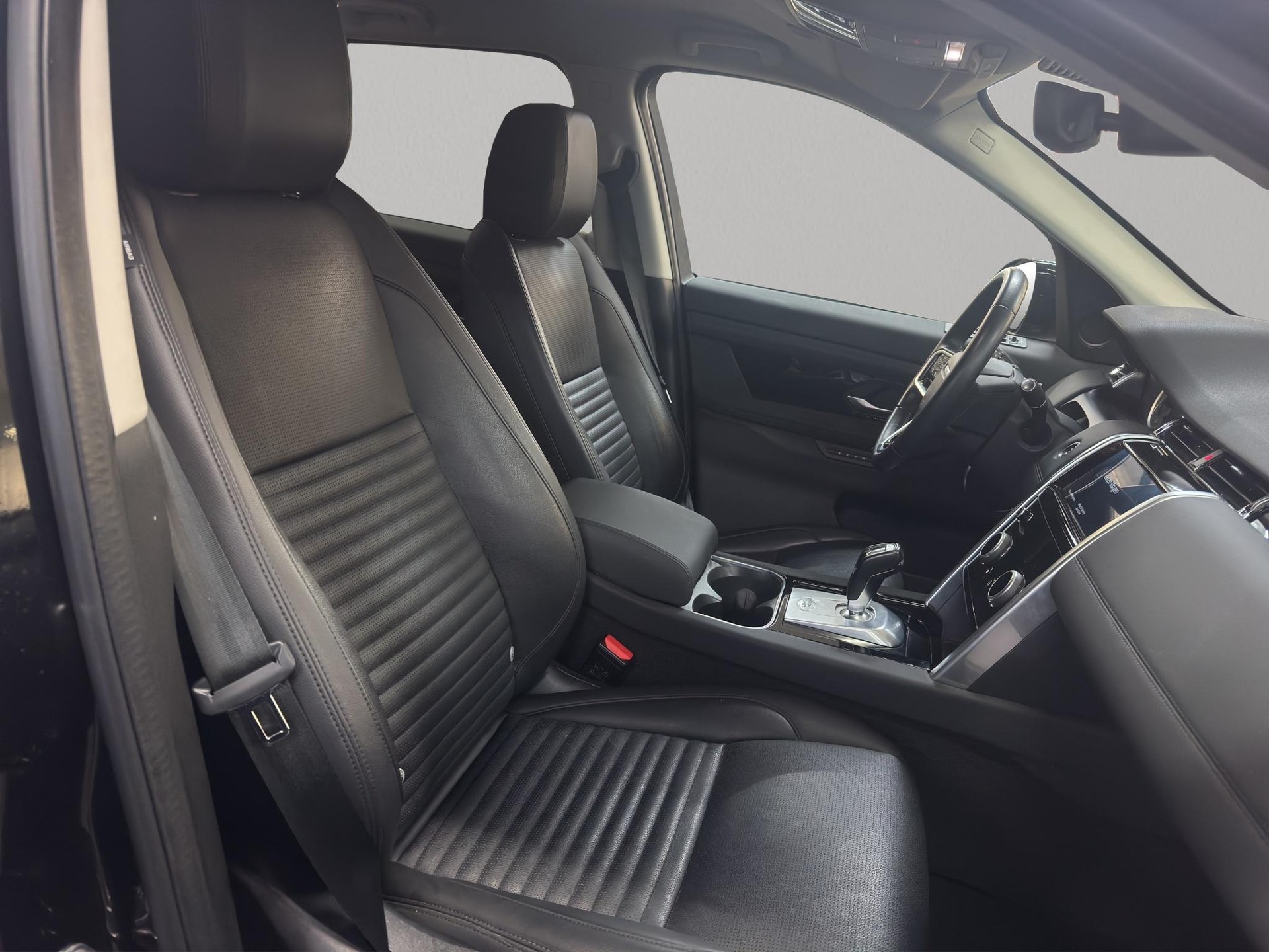 LAND ROVER Discovery Sport 2.0 SD4 200 SE-image-8