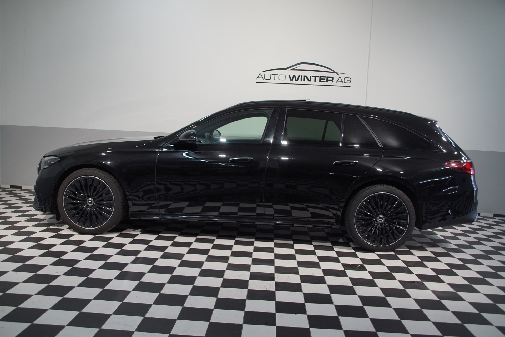 MERCEDES-BENZ E 450 T 9G-Tronic 4Matic *siwss*-image-9
