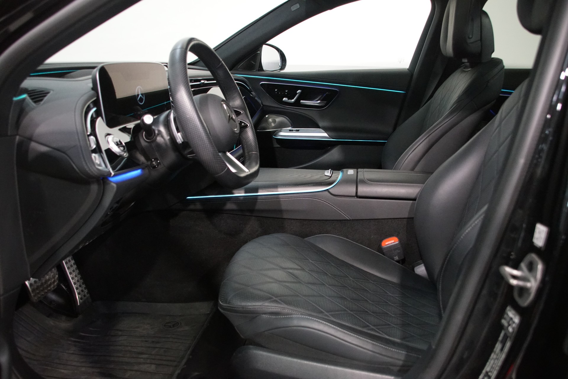 MERCEDES-BENZ E 450 T 9G-Tronic 4Matic *siwss*-image-12