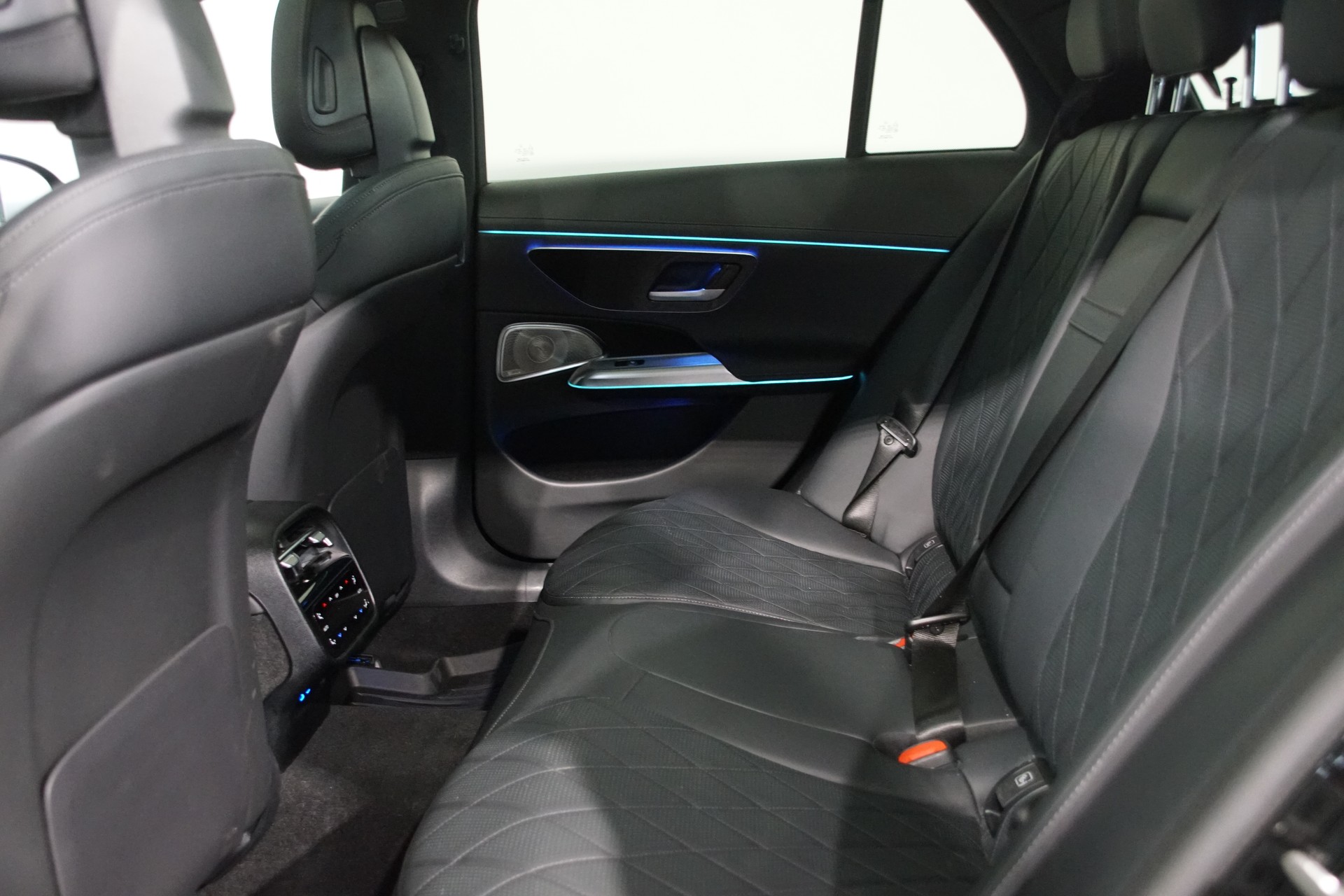 MERCEDES-BENZ E 450 T 9G-Tronic 4Matic *siwss*-image-16