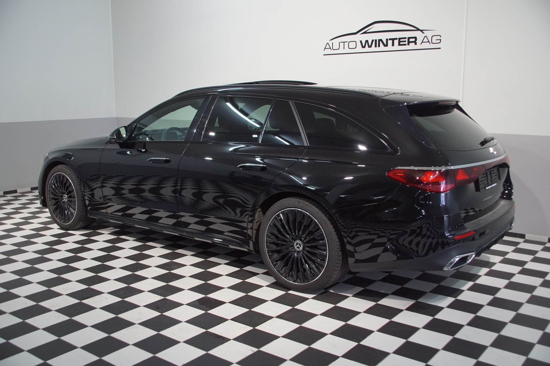 MERCEDES-BENZ E 450 T 9G-Tronic 4Matic *siwss*-image-6