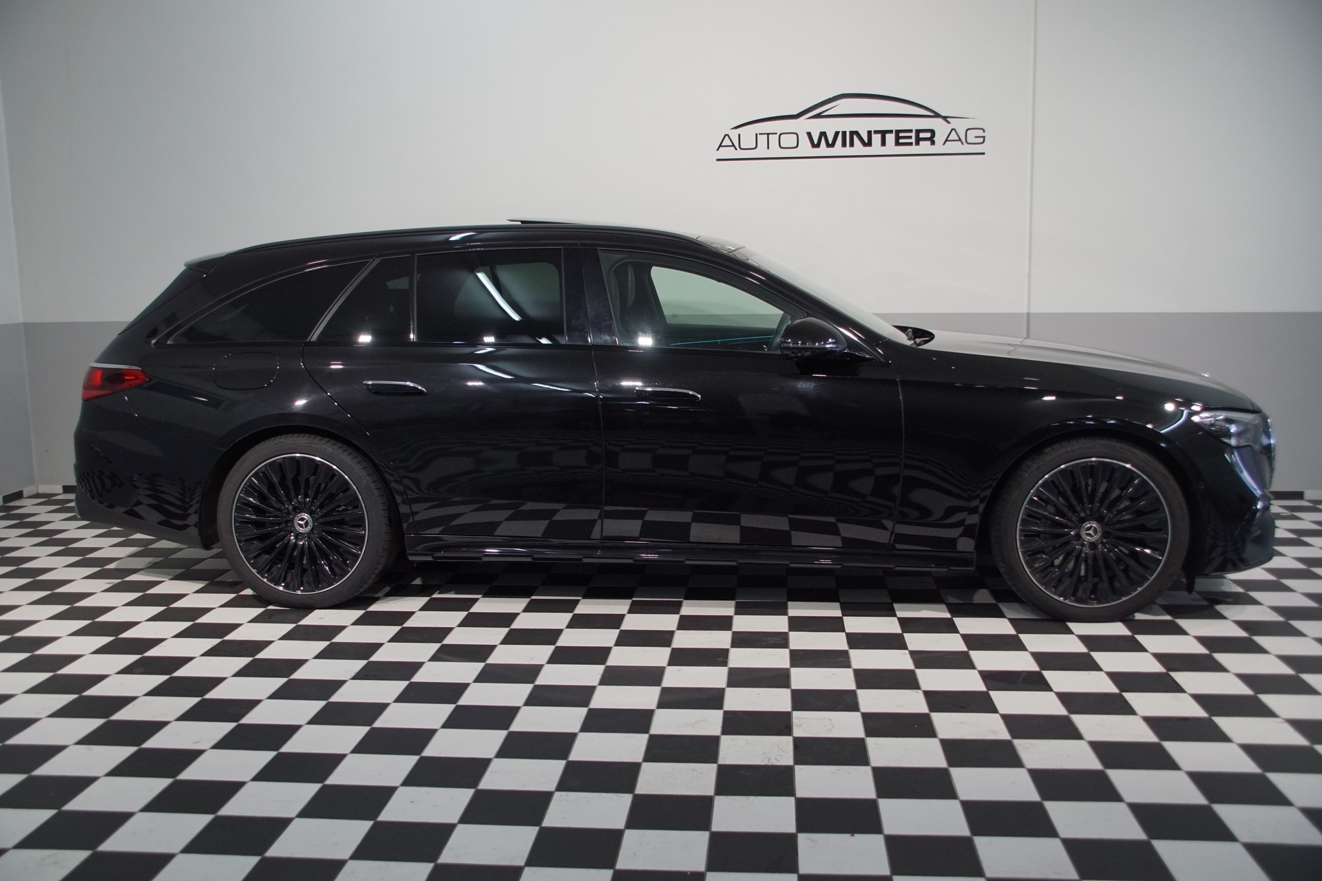 MERCEDES-BENZ E 450 T 9G-Tronic 4Matic *siwss*-image-4