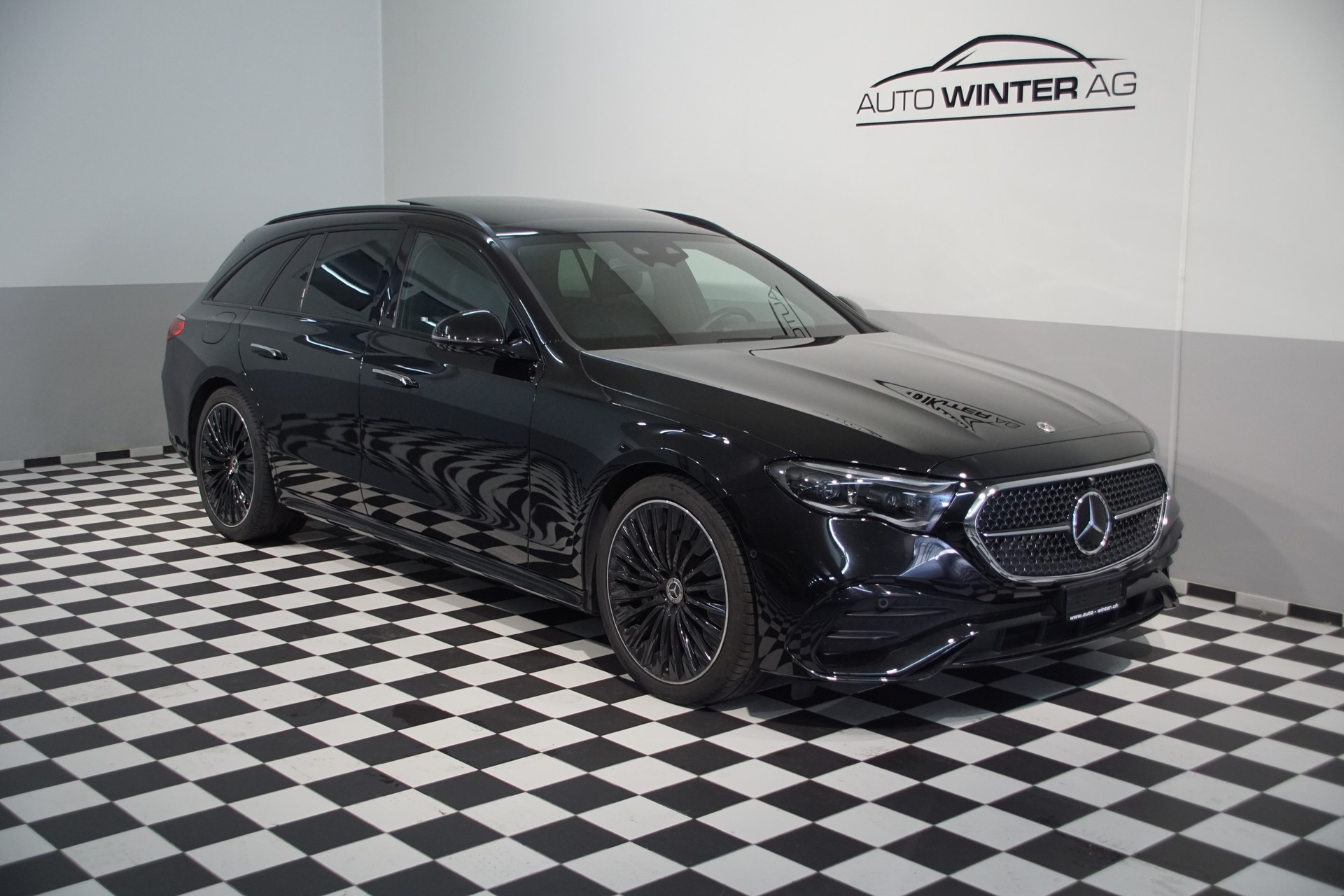 MERCEDES-BENZ E 450 T 9G-Tronic 4Matic *siwss*-showroom-element-1