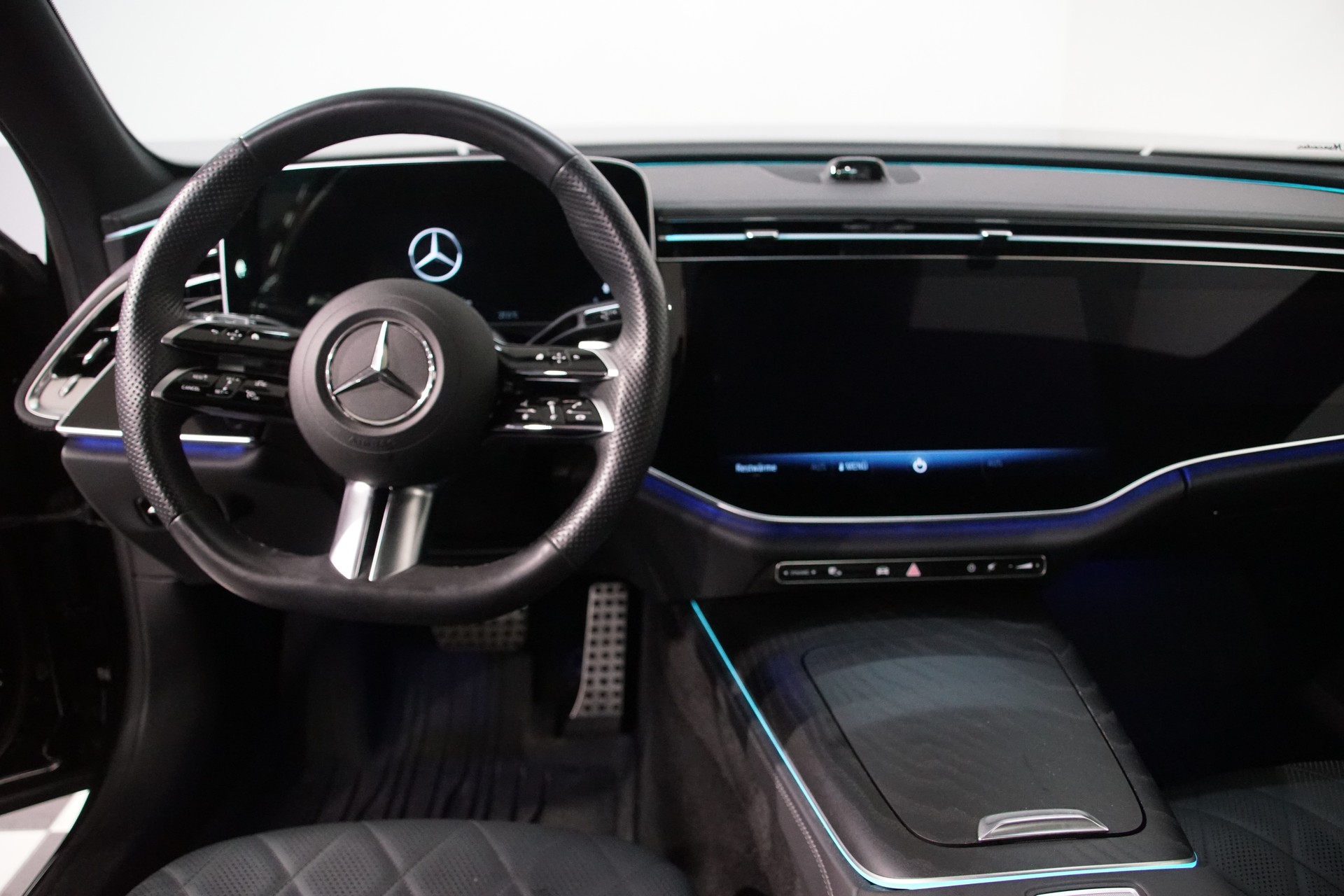 MERCEDES-BENZ E 450 T 9G-Tronic 4Matic *siwss*-image-18