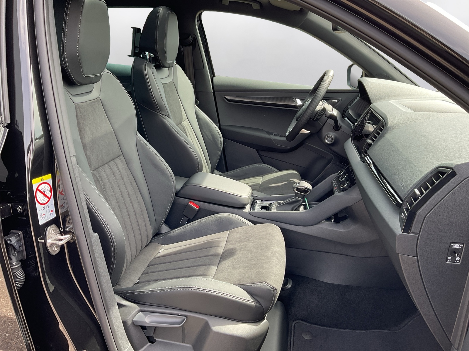 SKODA Karoq 2.0 TSI SportLine 4x4 DSG-image-13