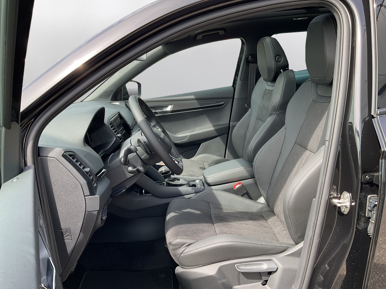 SKODA Karoq 2.0 TSI SportLine 4x4 DSG-image-9