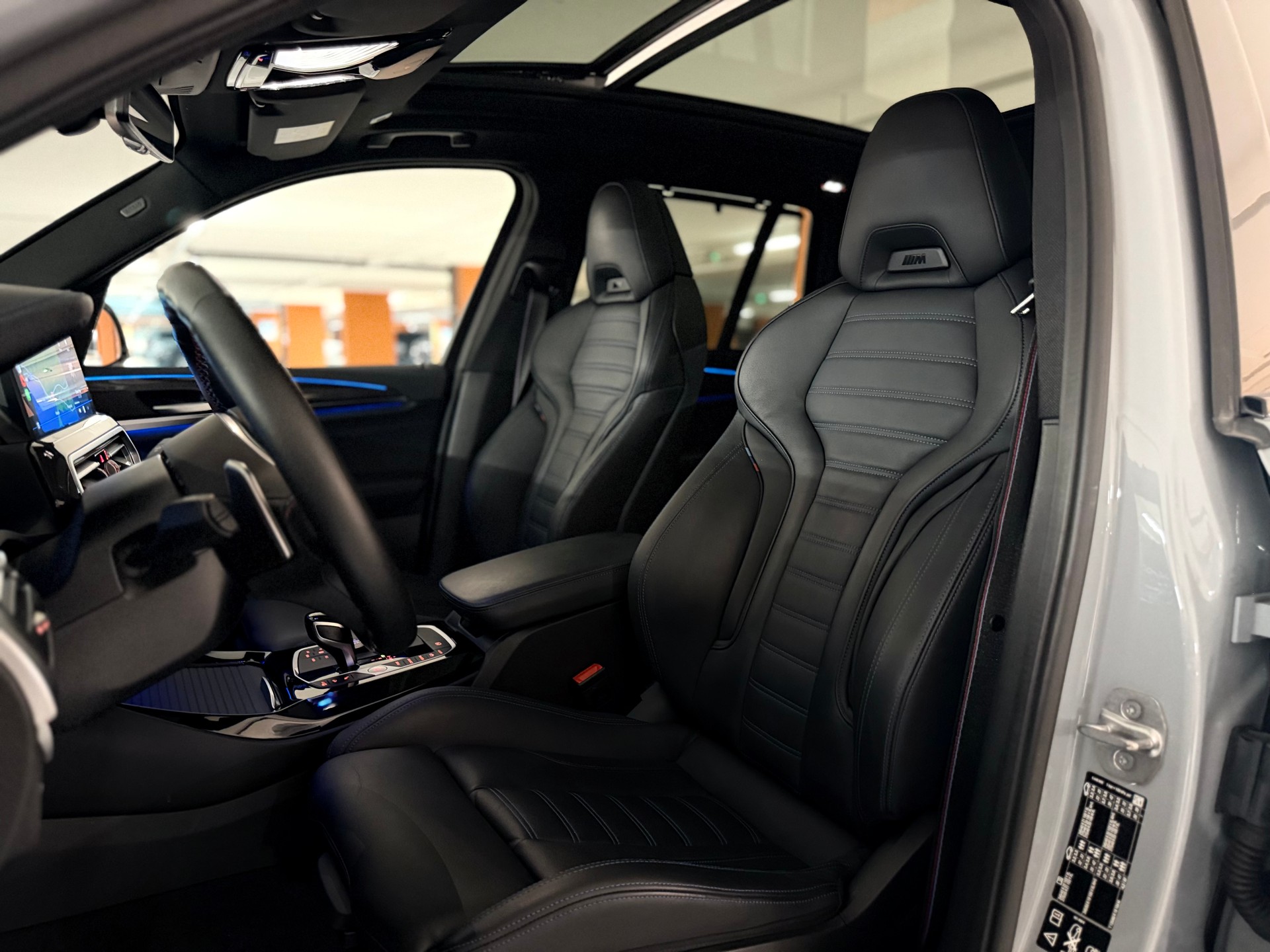 BMW X3 M40i Travel-image-9