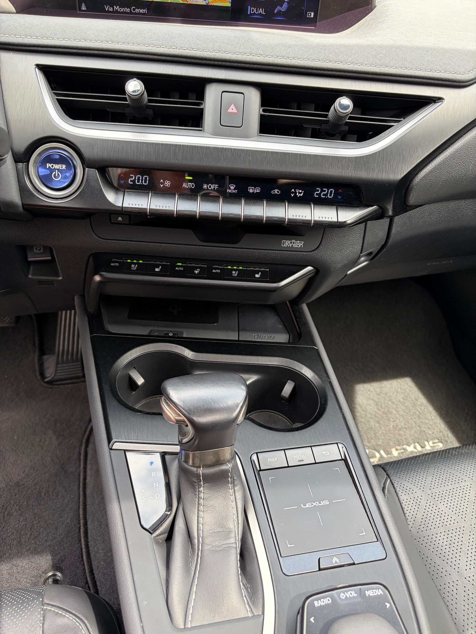 LEXUS UX 250h Excellence AWD Automatic-image-7