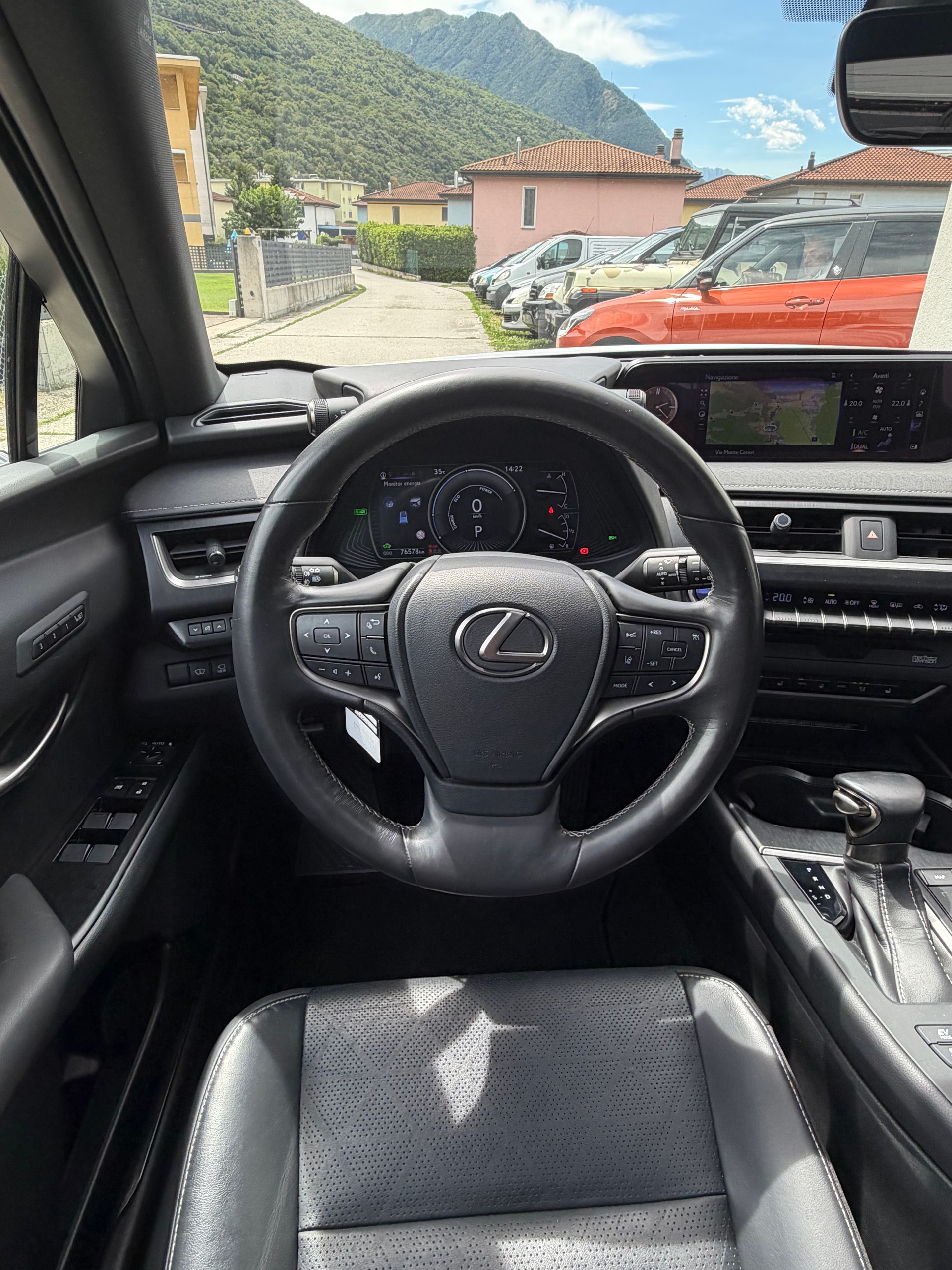 LEXUS UX 250h Excellence AWD Automatic-image-12