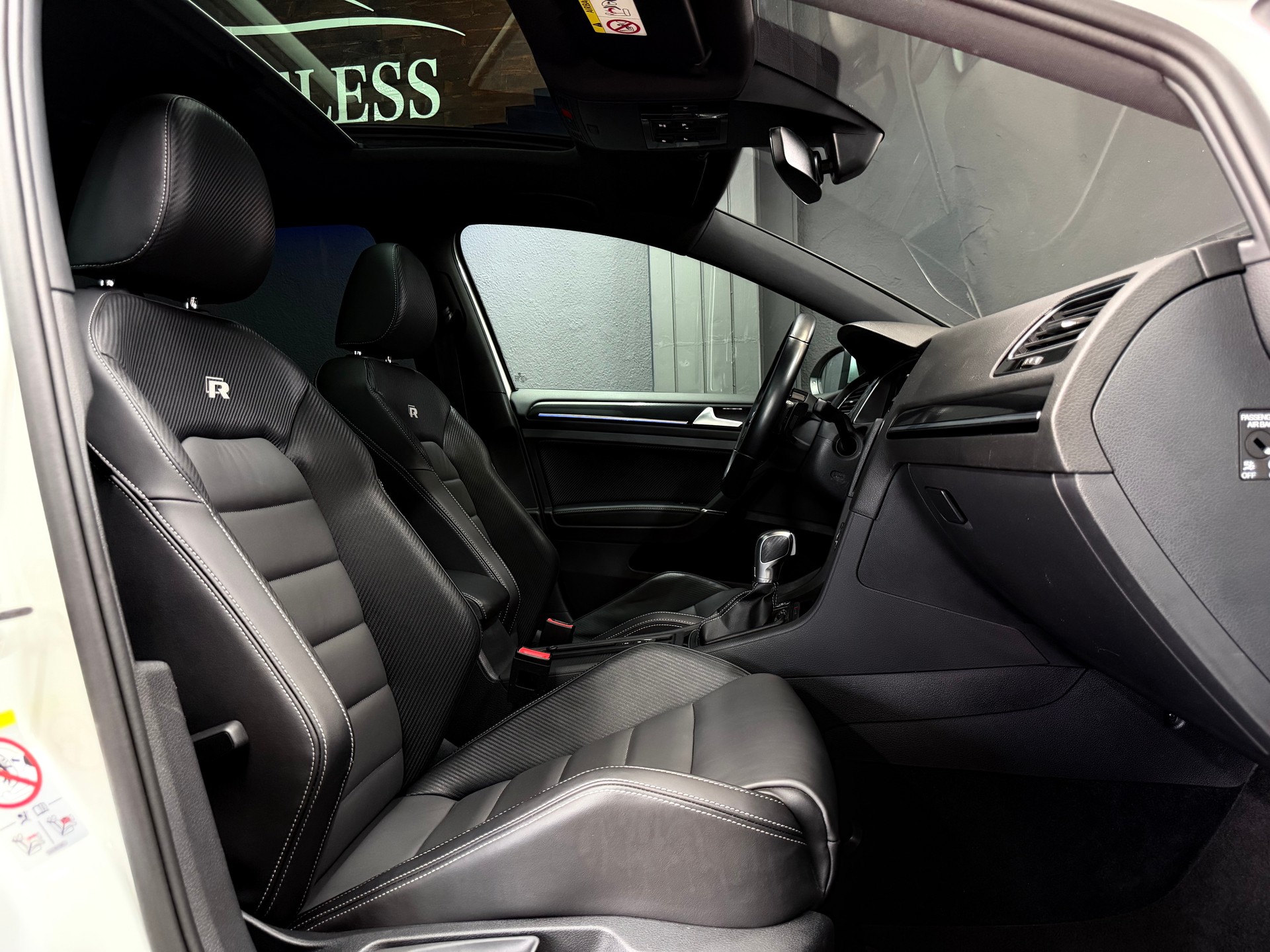VW Golf 2.0 TSI R 4Motion DSG-image-14