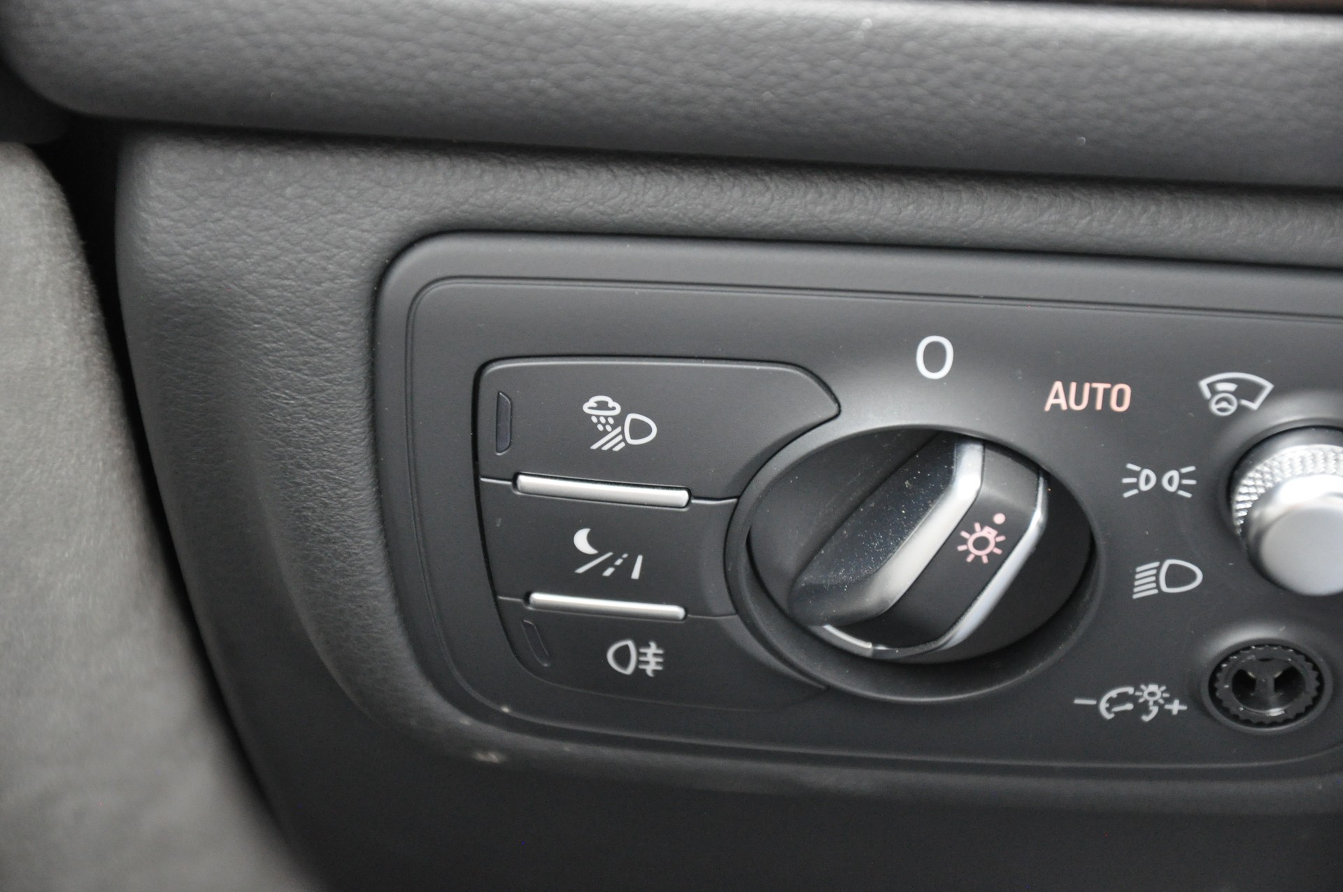 AUDI A6 Avant 3.0 TFSI V6 quattro S-tronic S-LINE-image-18