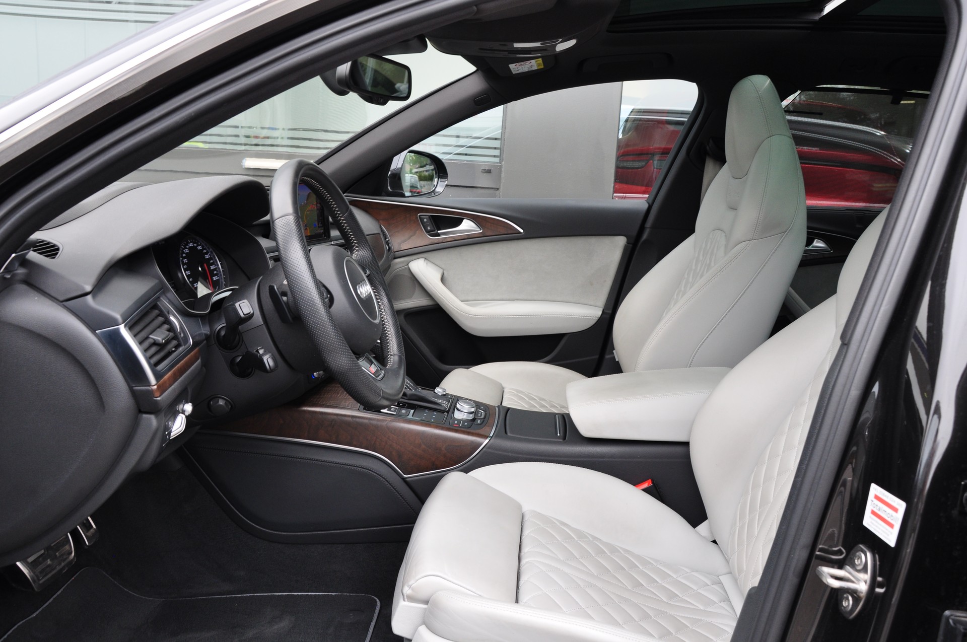 AUDI A6 Avant 3.0 TFSI V6 quattro S-tronic S-LINE-image-26