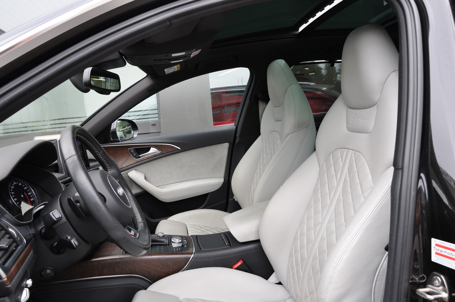 AUDI A6 Avant 3.0 TFSI V6 quattro S-tronic S-LINE-image-27