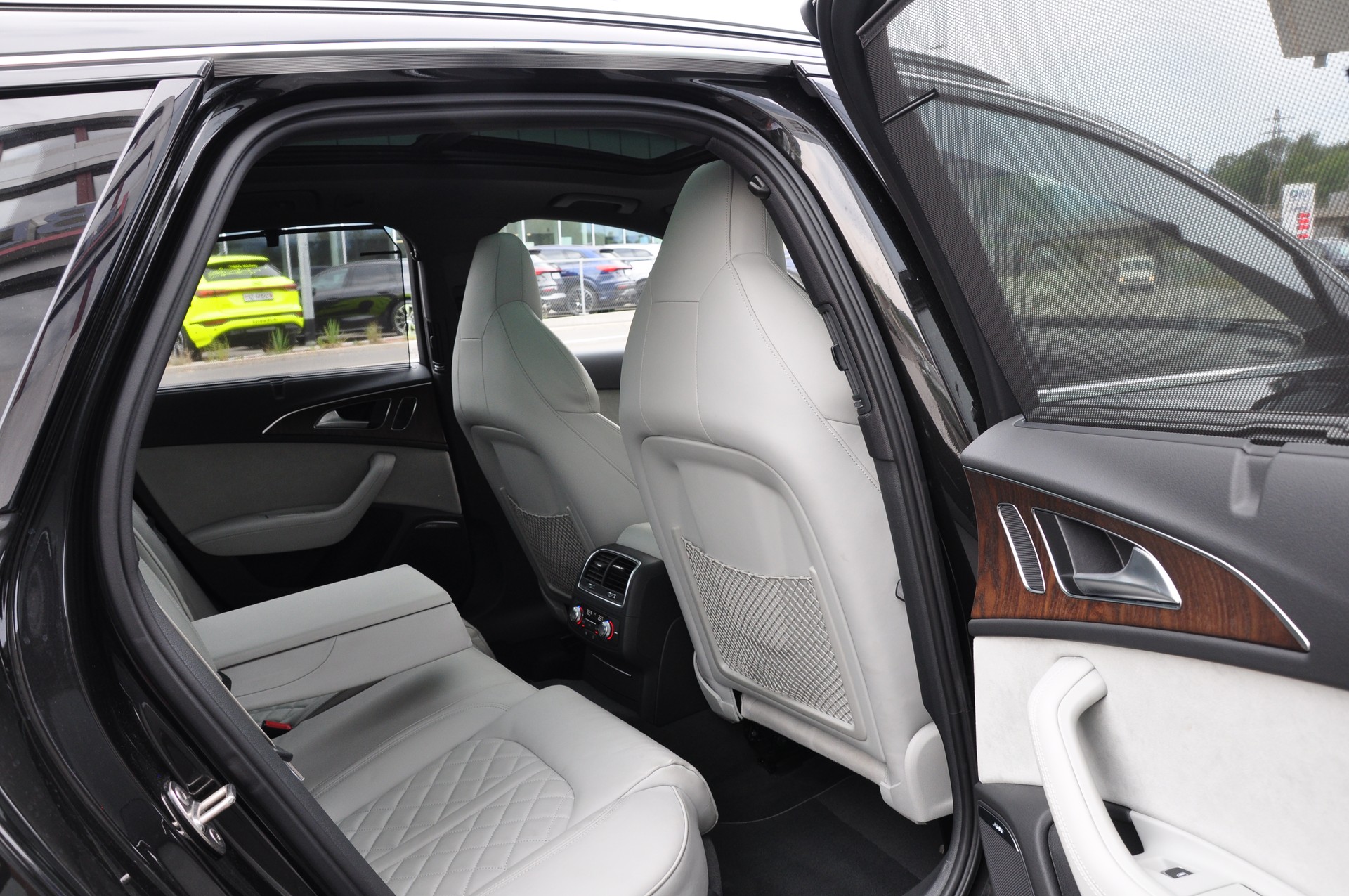 AUDI A6 Avant 3.0 TFSI V6 quattro S-tronic S-LINE-image-16