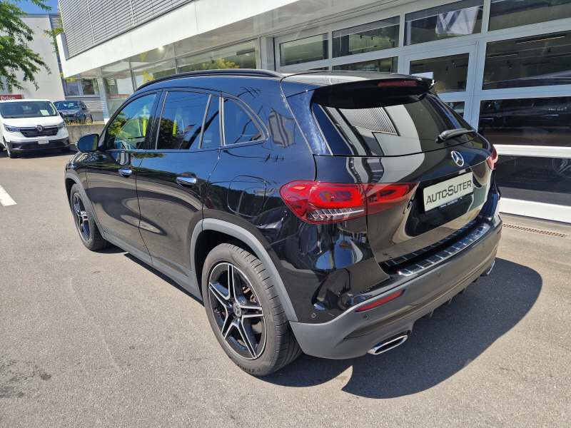 MERCEDES-BENZ GLA 250 AMG Line-image-3