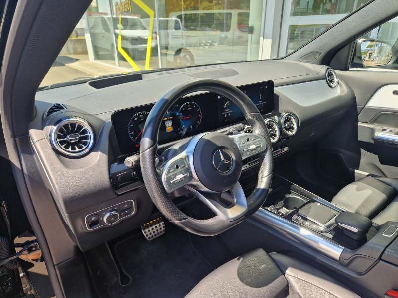 MERCEDES-BENZ GLA 250 AMG Line-image-5