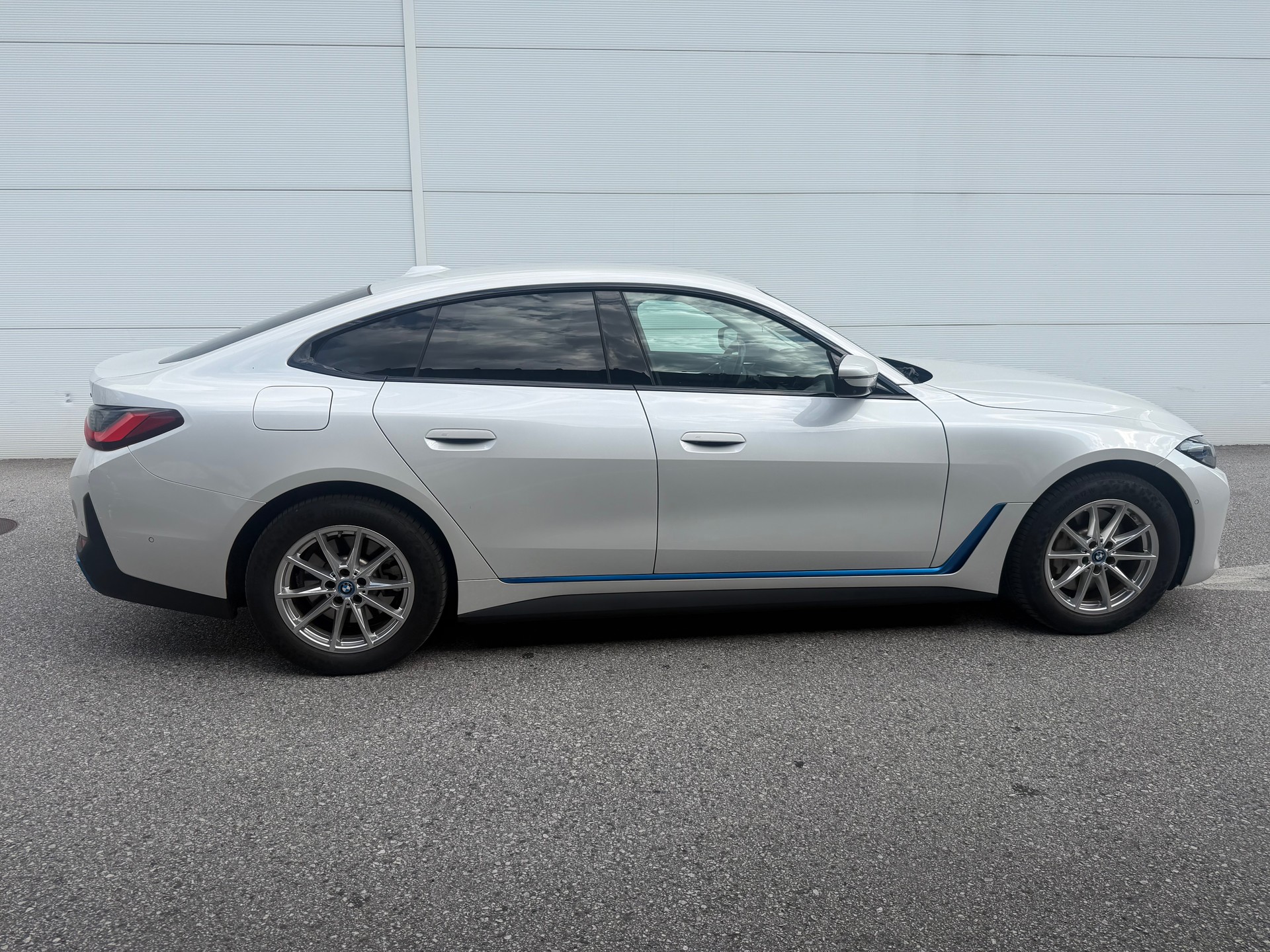 BMW eDrive40-image-3