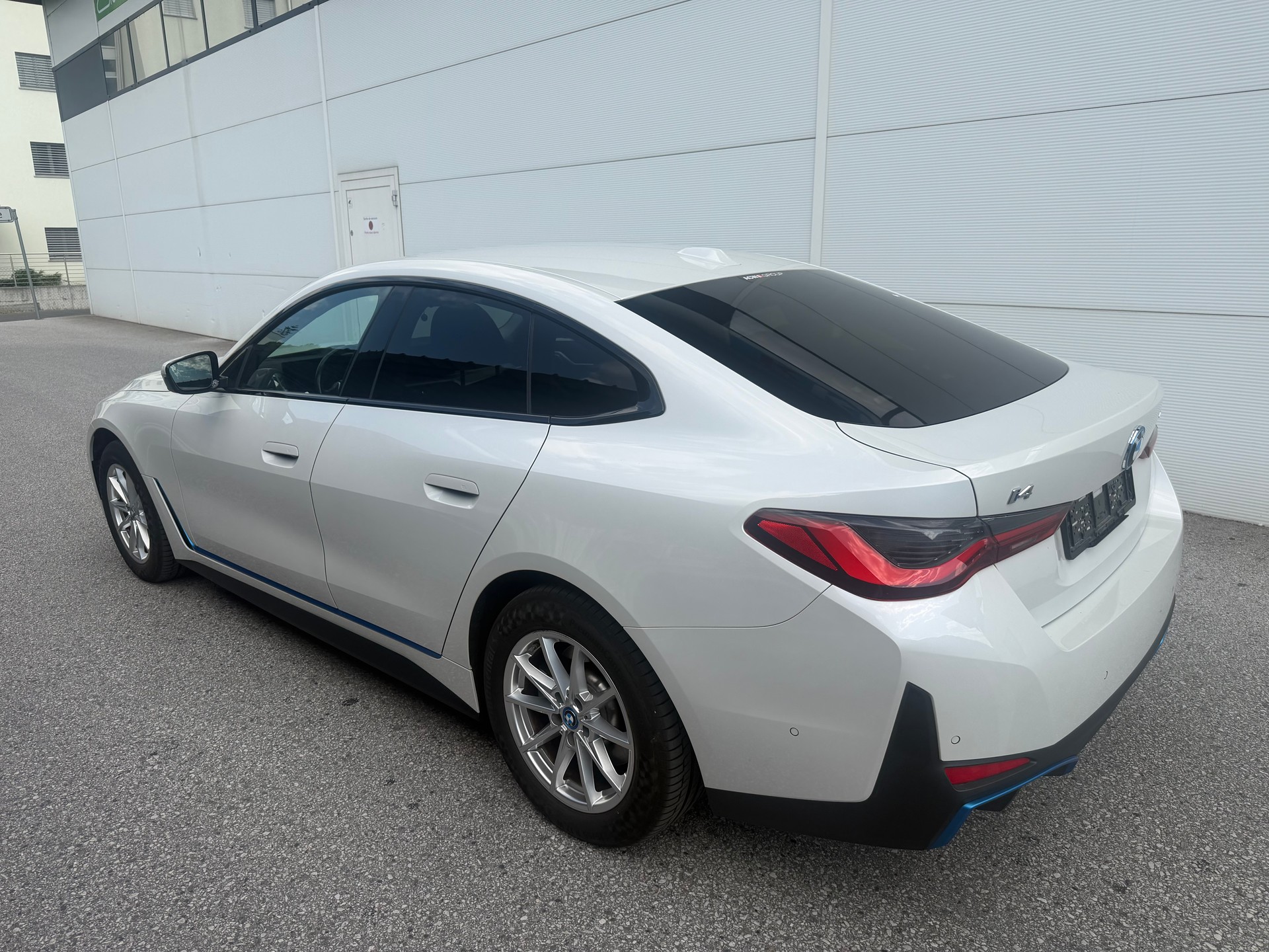 BMW eDrive40-image-6