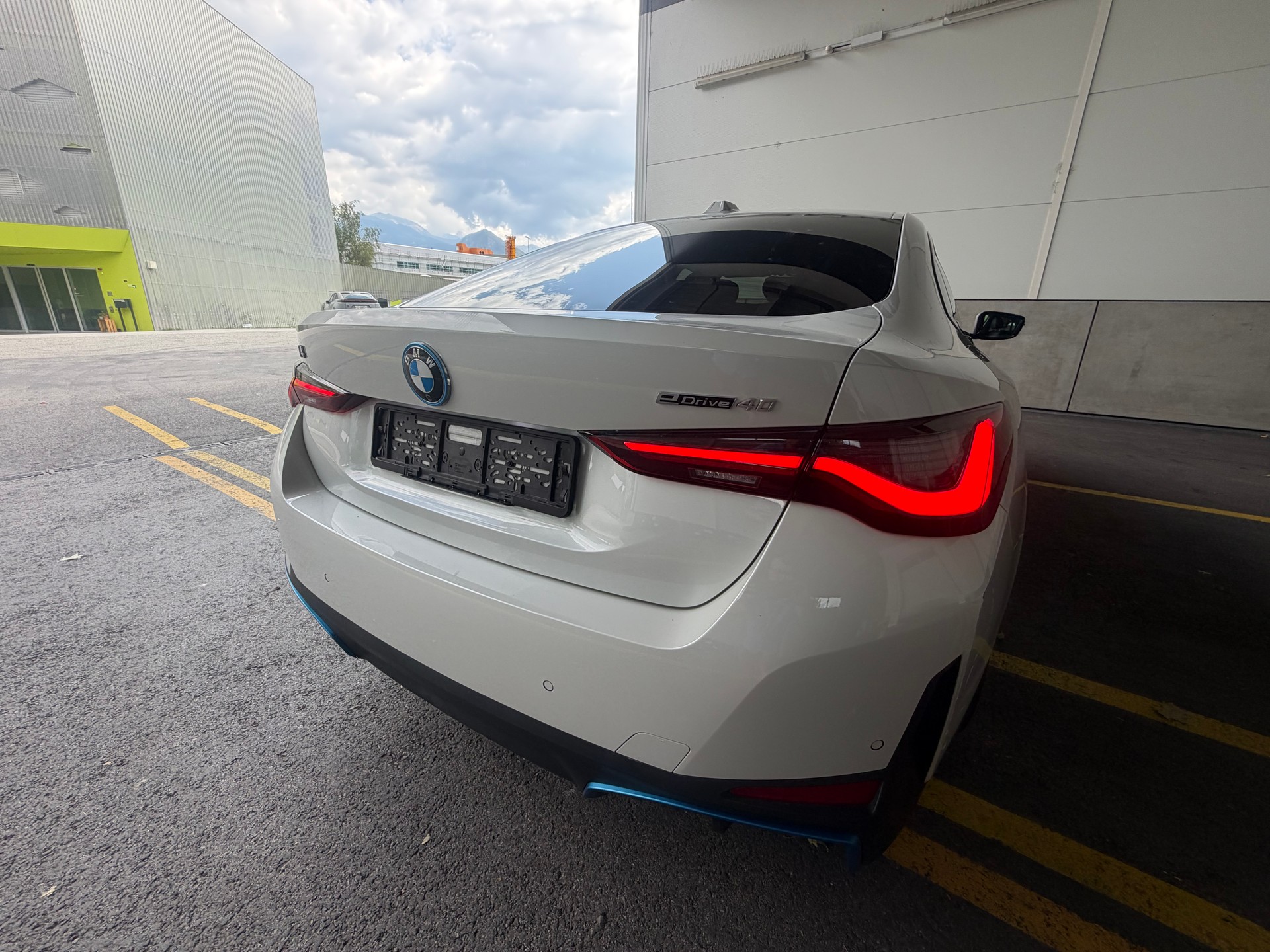 BMW eDrive40-image-5