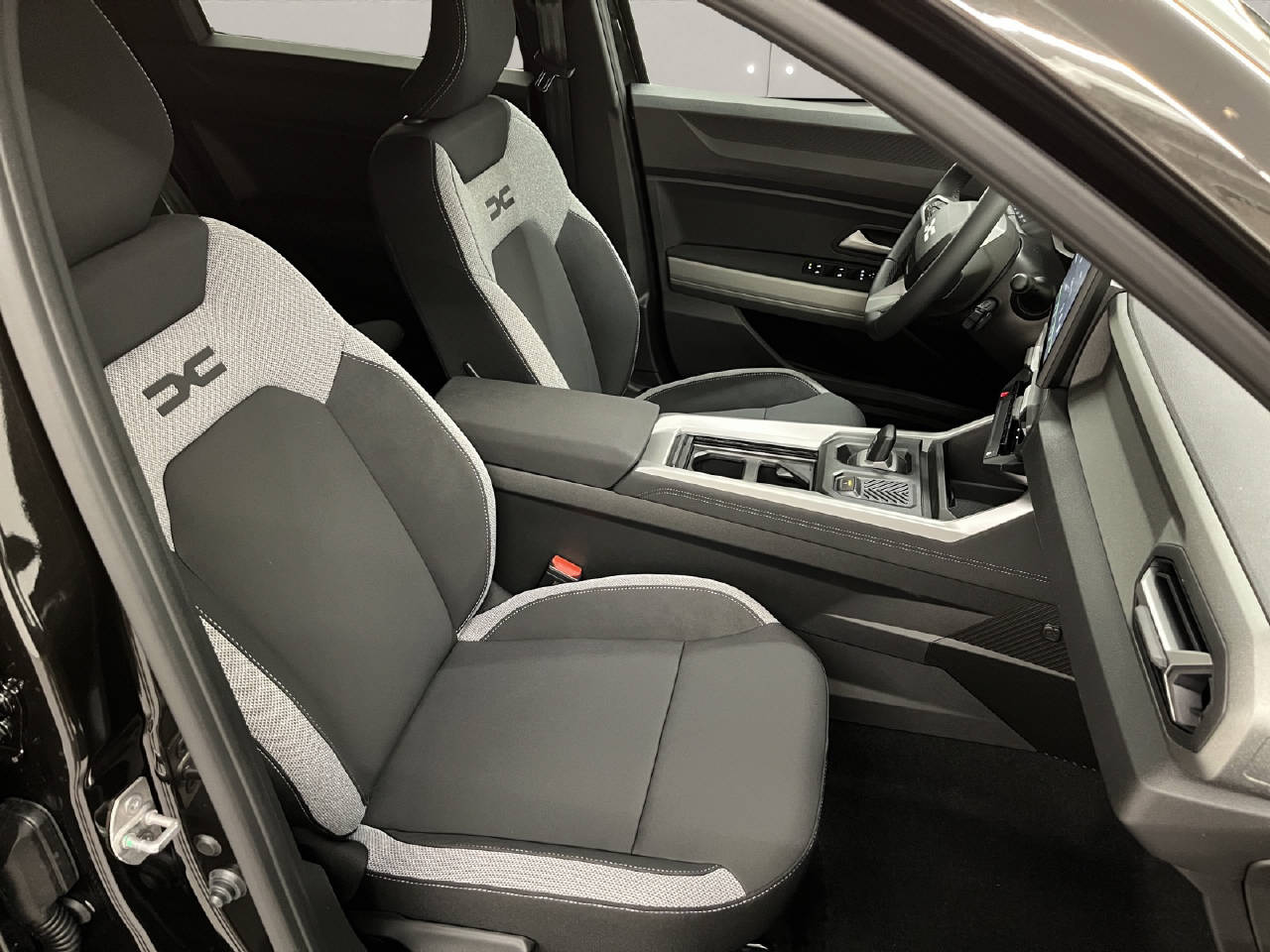 DACIA Bigster 1.8 Hybrid Journey-image-7
