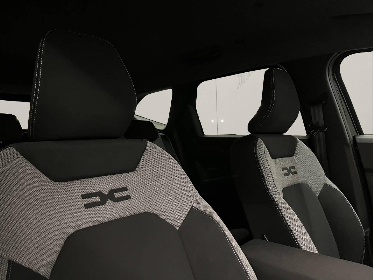 DACIA Bigster 1.8 Hybrid Journey-image-11