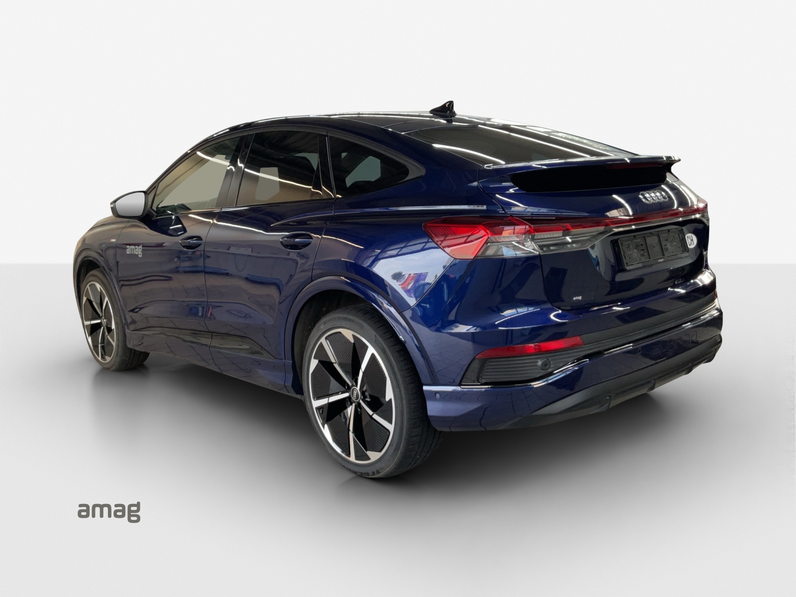 AUDI Q4 Sportback e-tron 50 quattro-image-2