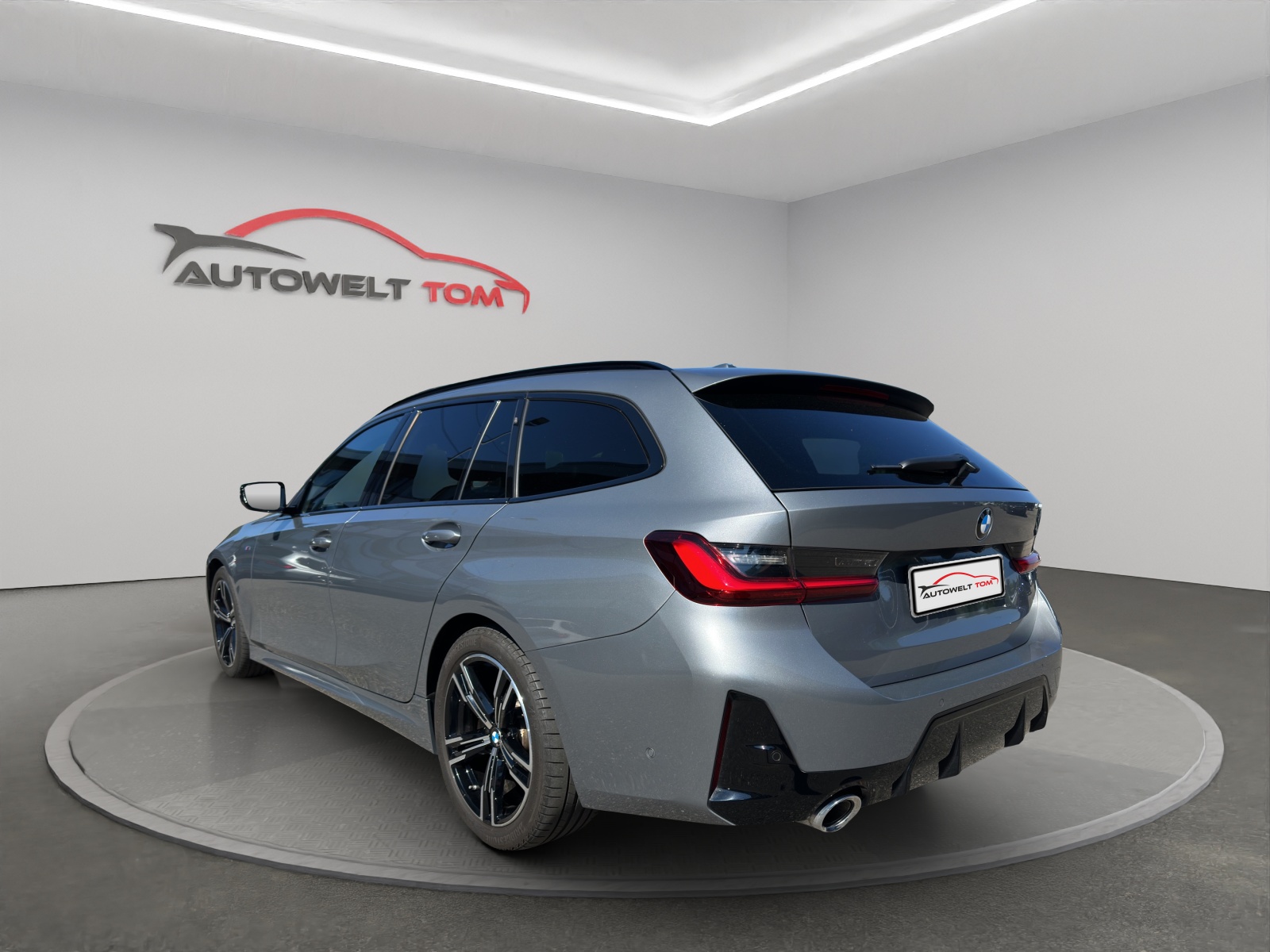 BMW 320d xDrive 48V Touring Steptronic M Sport *CH-Fahrzeug*-image-2