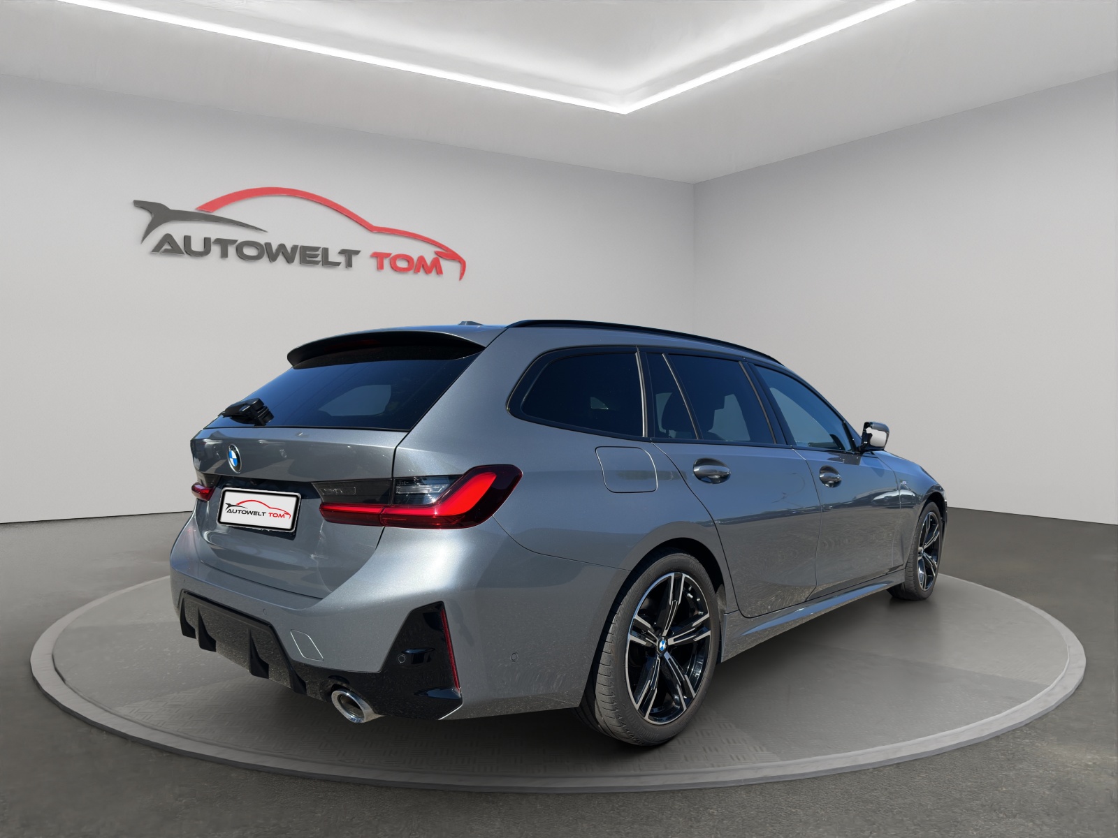 BMW 320d xDrive 48V Touring Steptronic M Sport *CH-Fahrzeug*-image-4