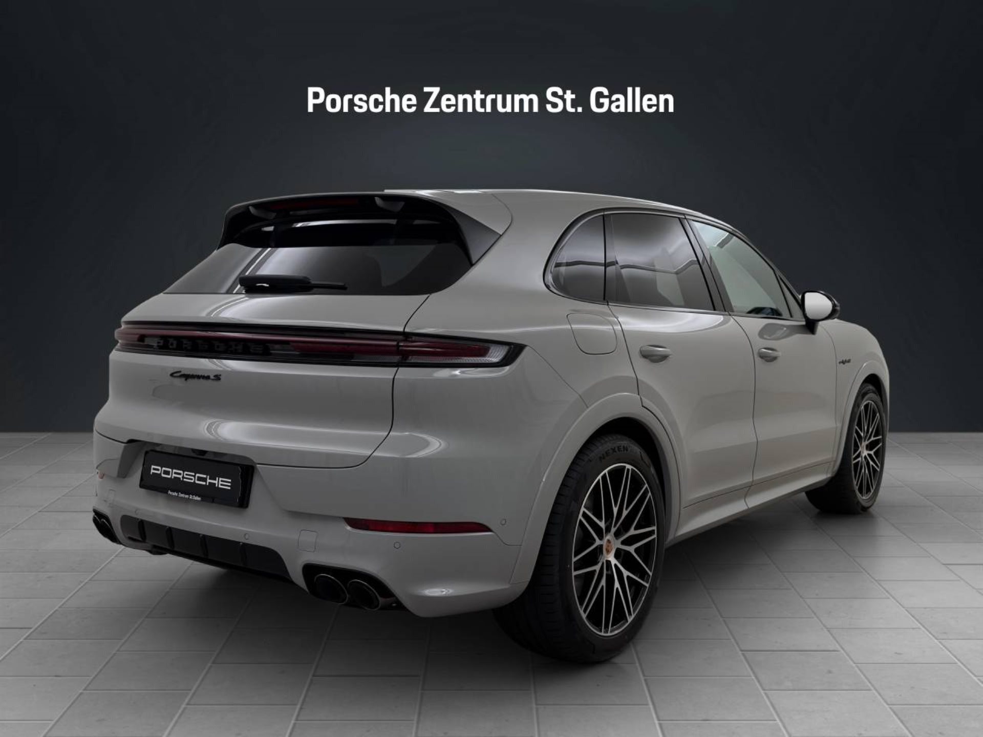 PORSCHE Cayenne S E-Hybrid Black Edition-image-6