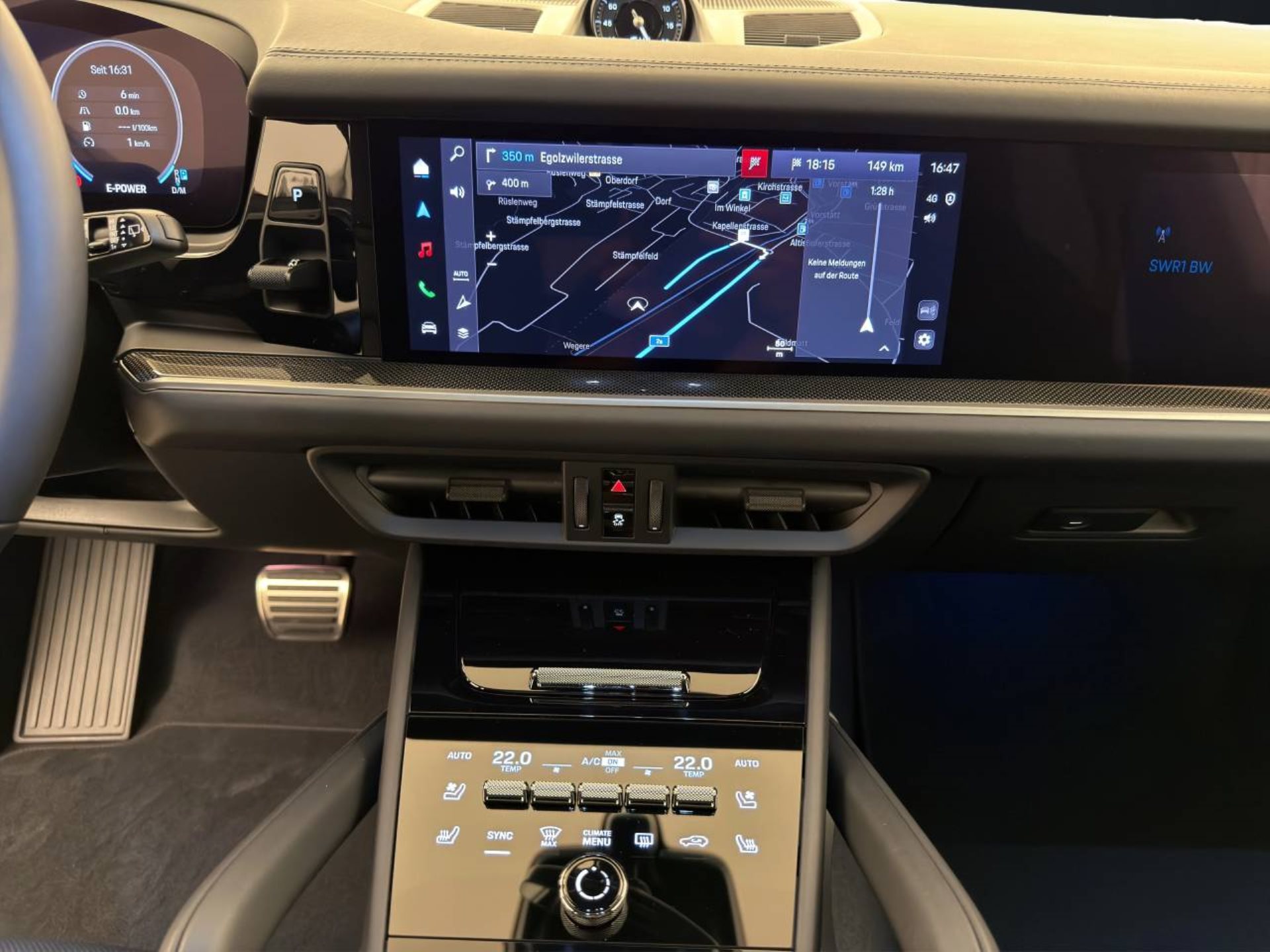 PORSCHE Cayenne S E-Hybrid Black Edition-image-15