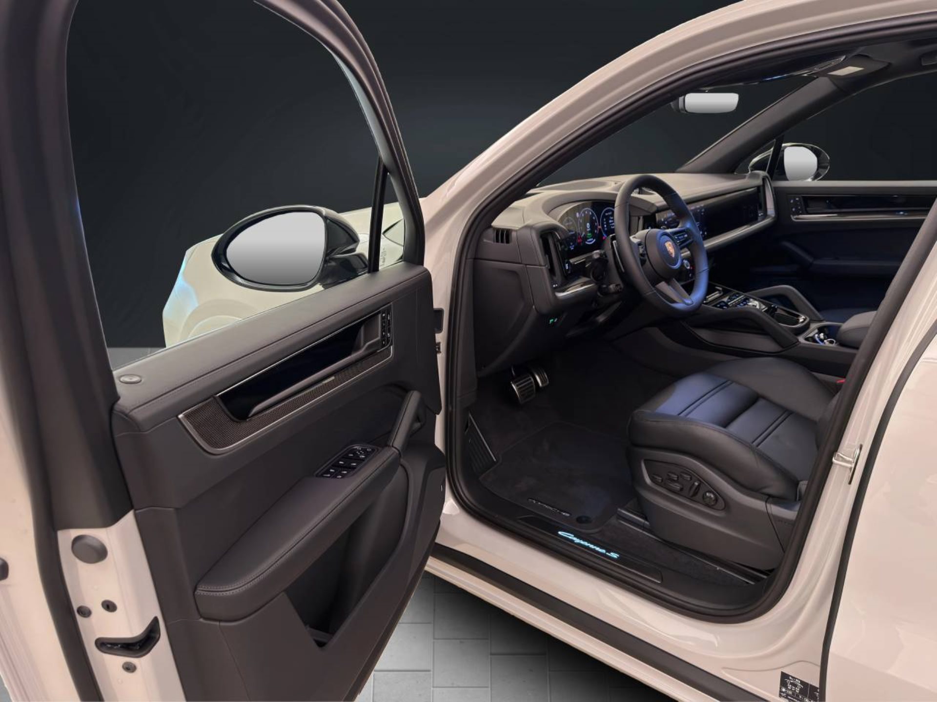 PORSCHE Cayenne S E-Hybrid Black Edition-image-3