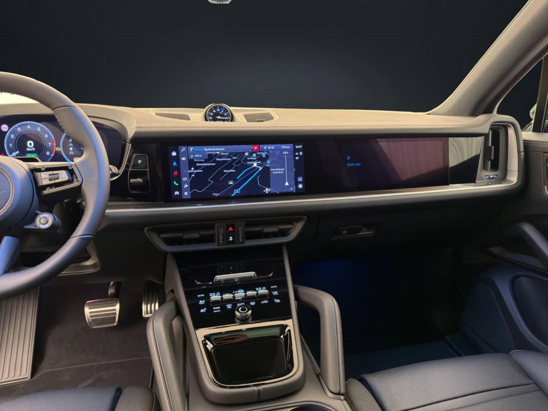 PORSCHE Cayenne S E-Hybrid Black Edition-image-16