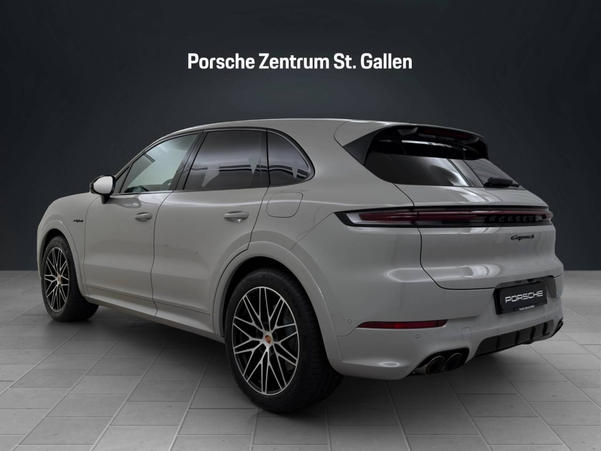 PORSCHE Cayenne S E-Hybrid Black Edition-image-2