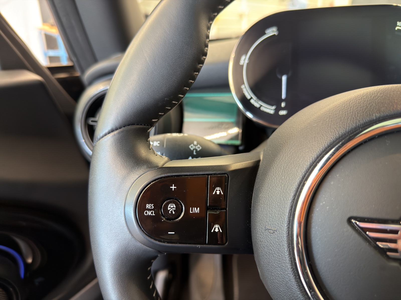 MINI Cooper SE-image-17