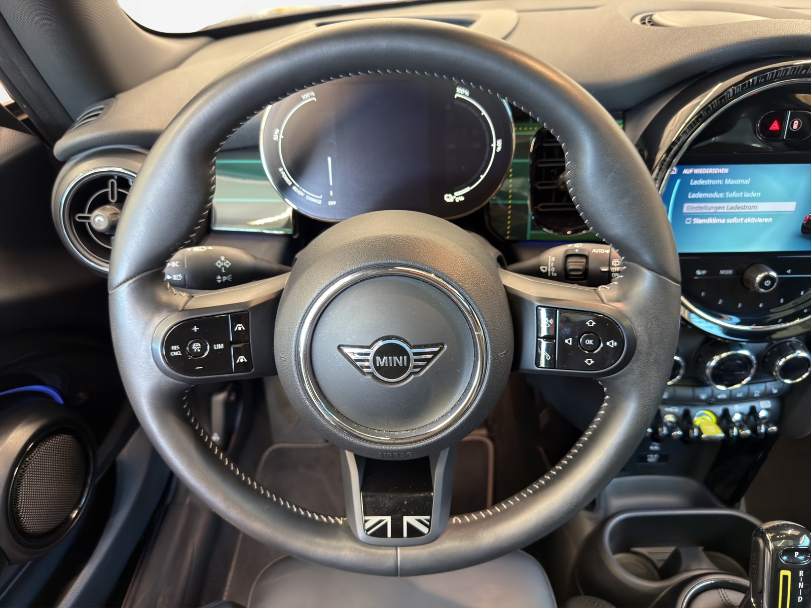 MINI Cooper SE-image-12