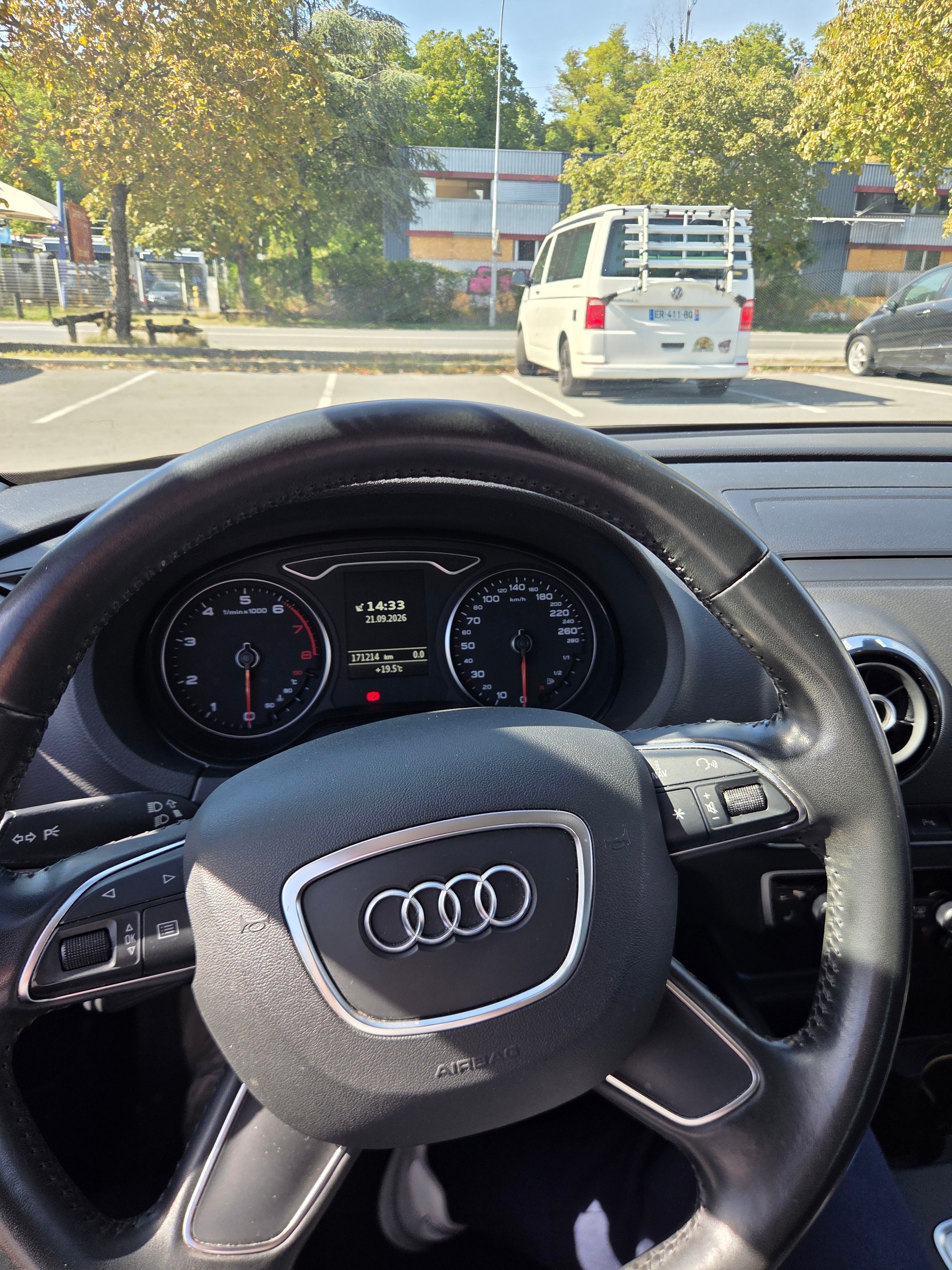 AUDI Sportback 1.4 TFSI Ultra Ambiente S-Tronic-image-8
