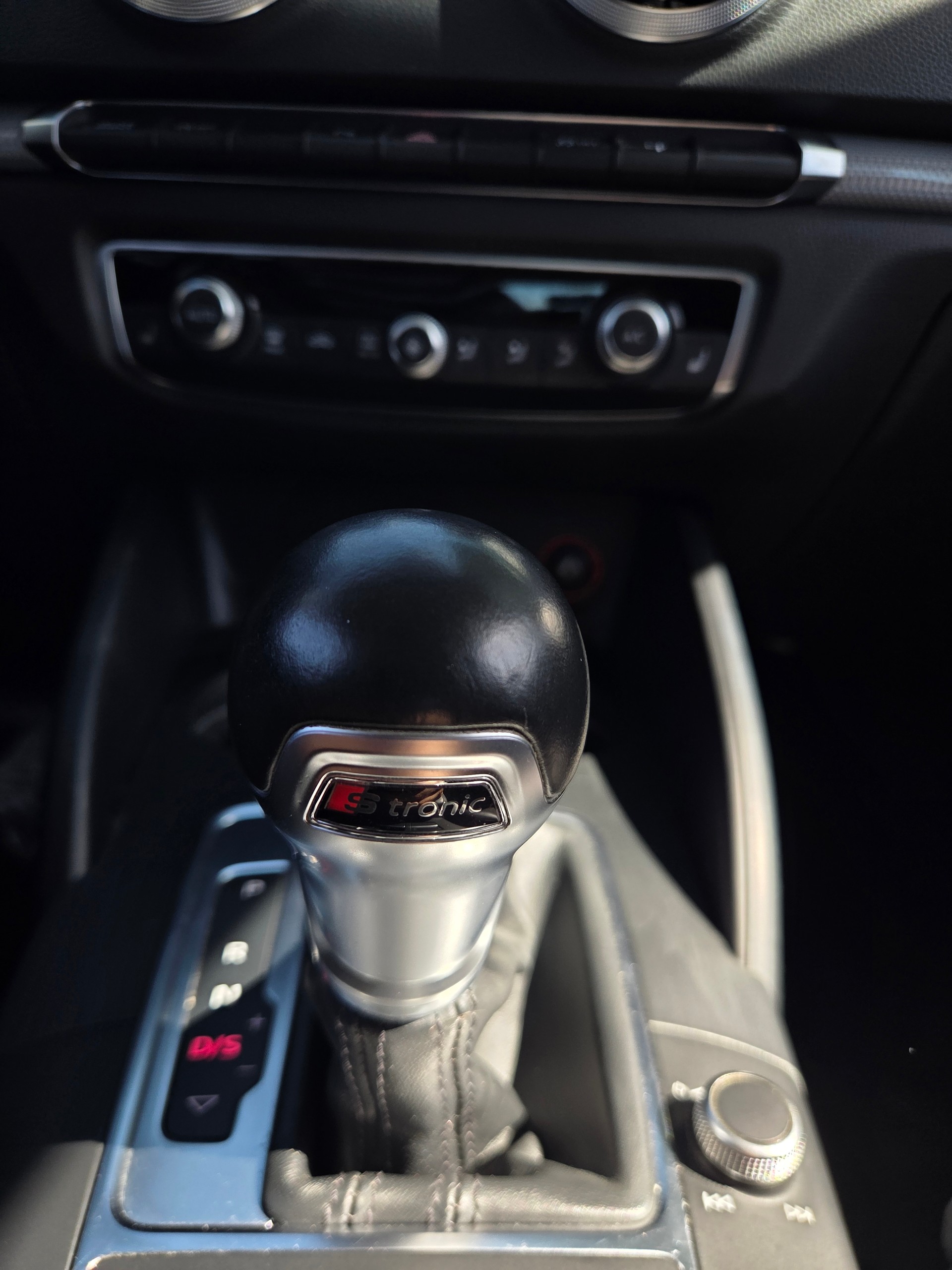 AUDI Sportback 1.4 TFSI Ultra Ambiente S-Tronic-image-11