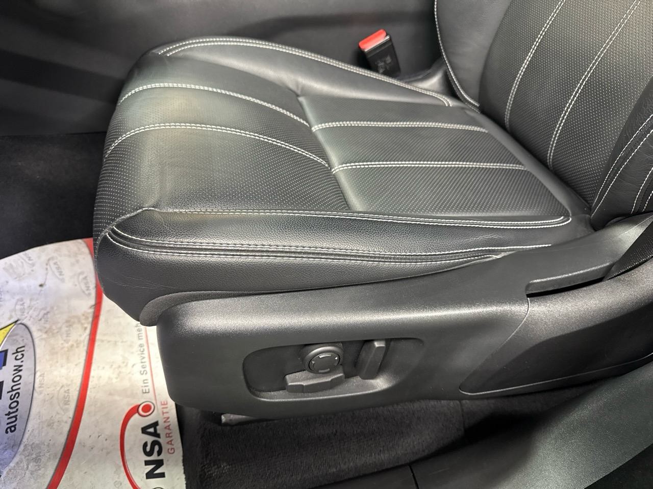 LAND ROVER Range Rover Velar R-Dynamic D 200 SE Automatic-image-4