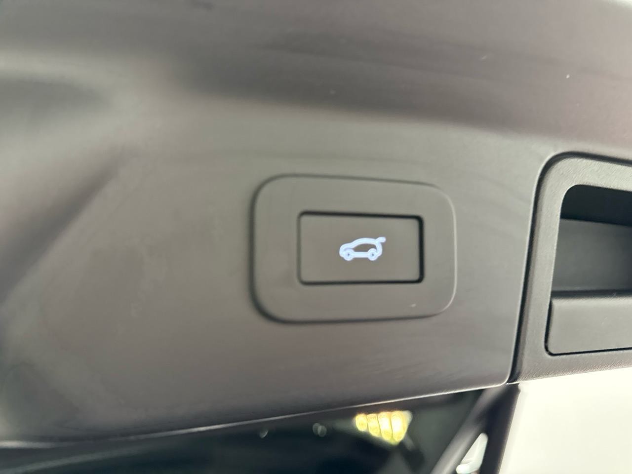 LAND ROVER Range Rover Velar R-Dynamic D 200 SE Automatic-image-11