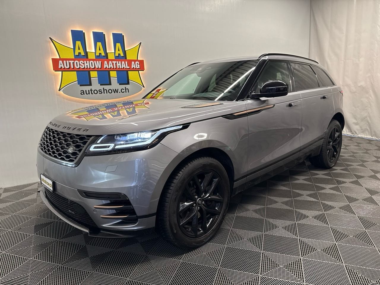 LAND ROVER Range Rover Velar R-Dynamic D 200 SE Automatic-image-0