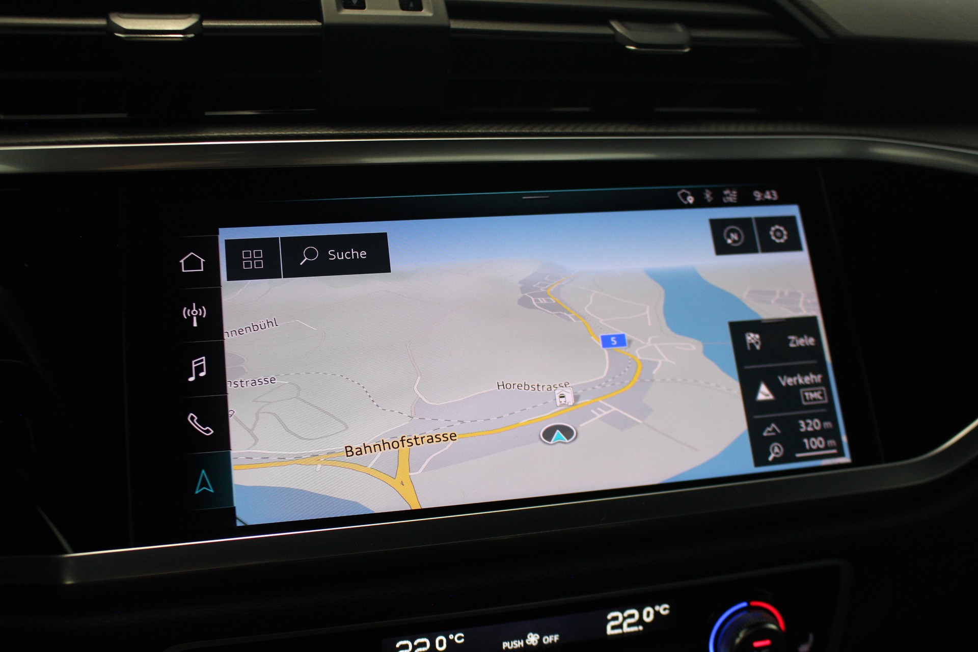 AUDI Q3 2.0 40 TDI Advanced quattro S-Tronic-image-17