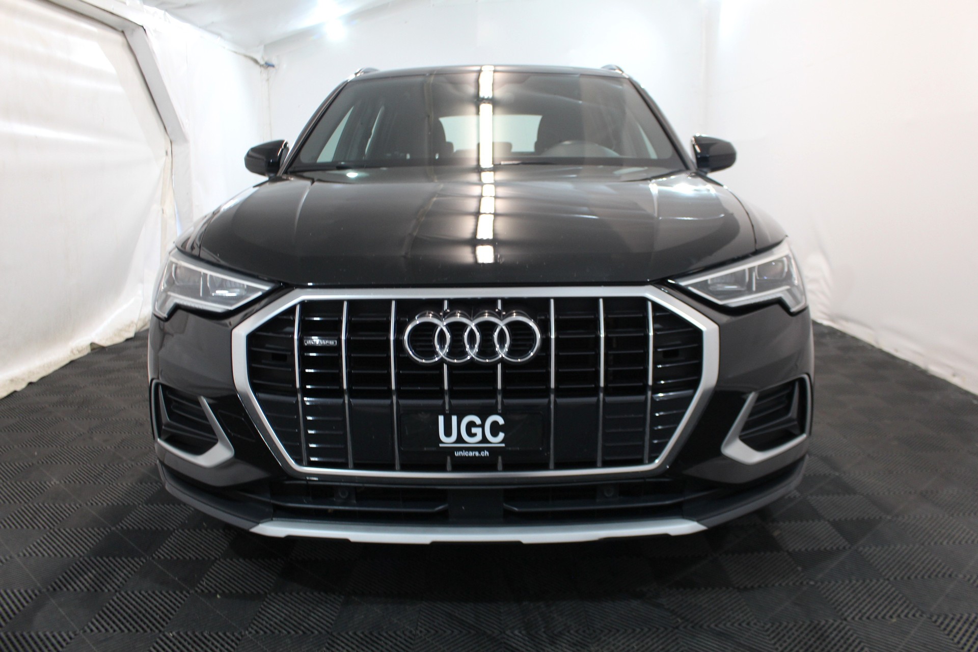 AUDI Q3 2.0 40 TDI Advanced quattro S-Tronic-showroom-element-1