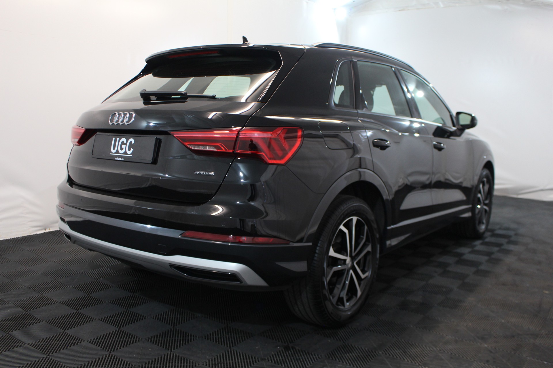 AUDI Q3 2.0 40 TDI Advanced quattro S-Tronic-image-5