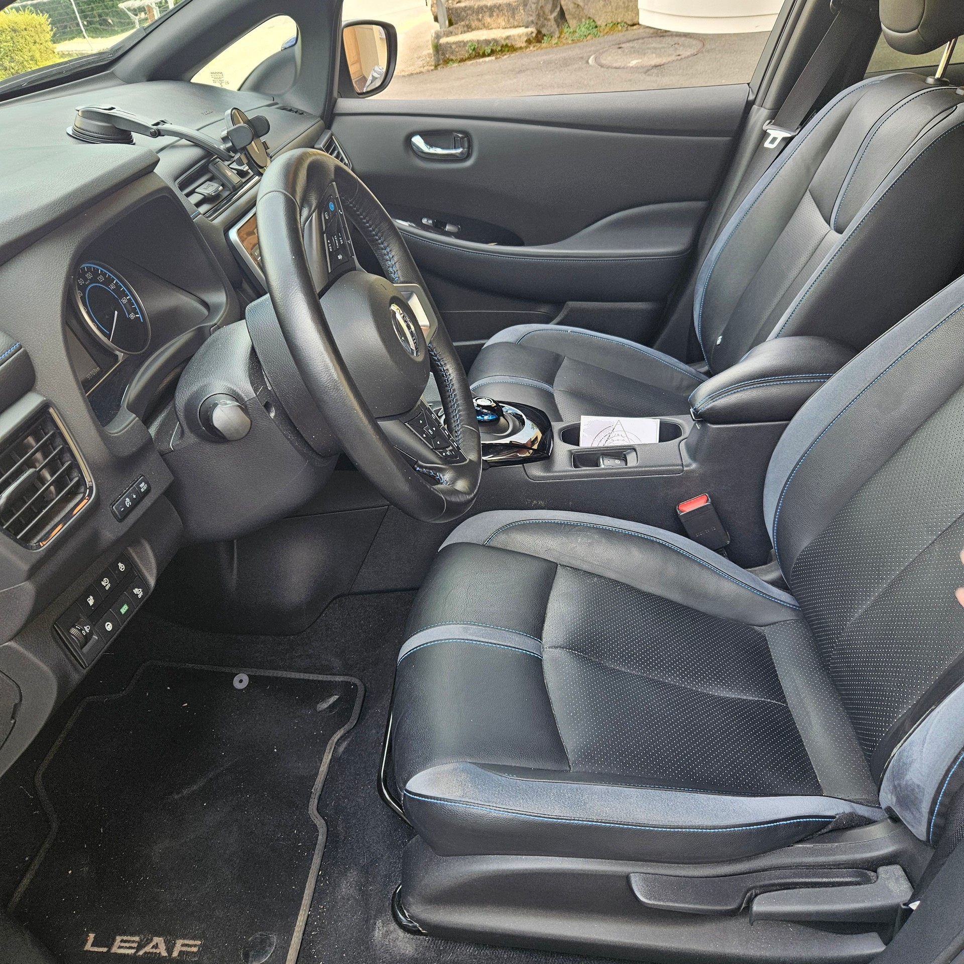NISSAN e+ Tekna-image-5