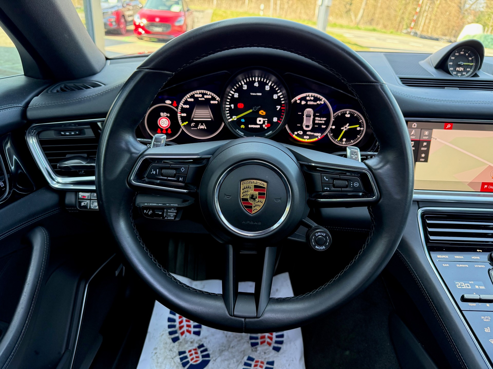 PORSCHE Panamera 4 E-Hybrid PDK-image-11