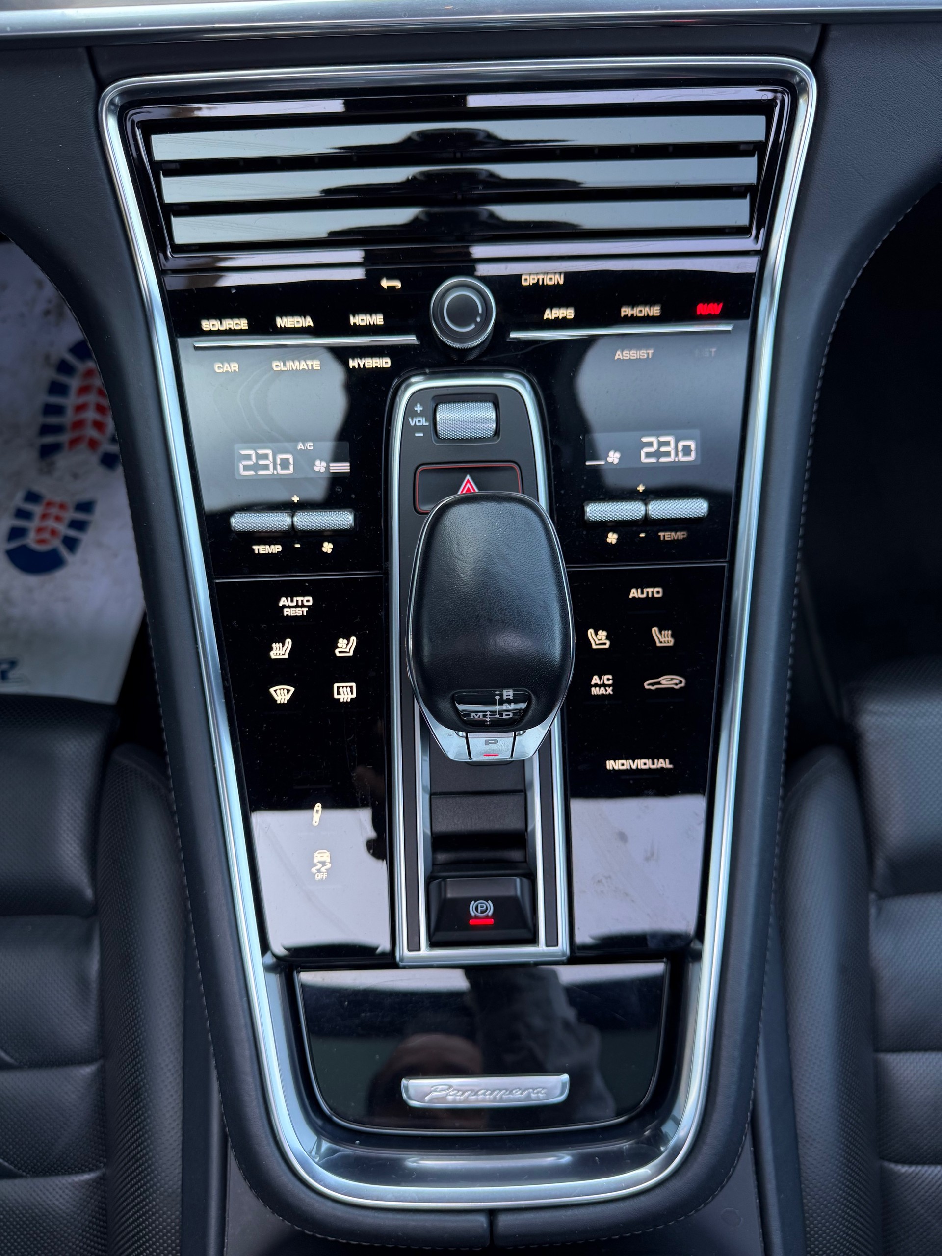 PORSCHE Panamera 4 E-Hybrid PDK-image-12