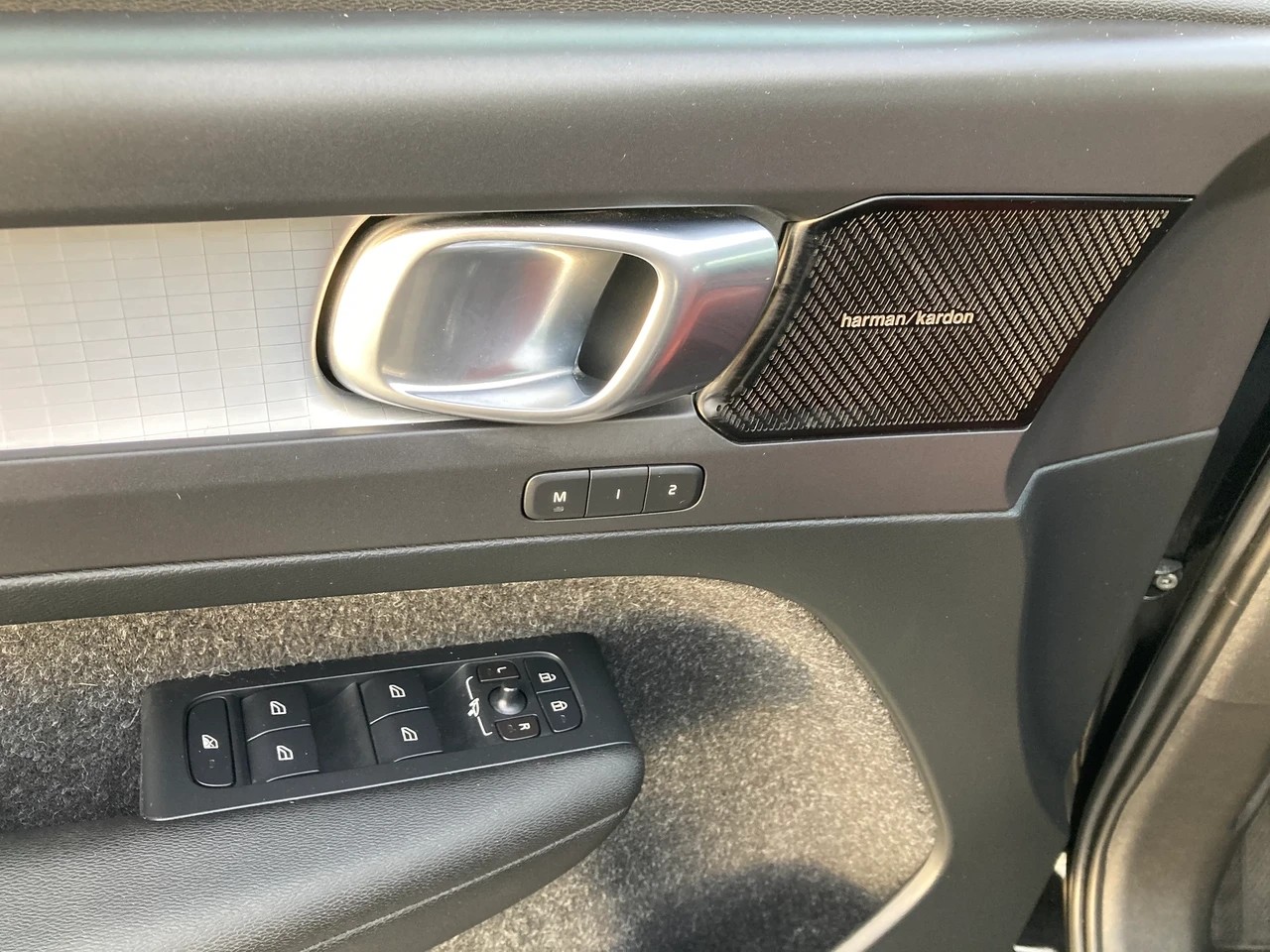 VOLVO XC40 D4 AWD Momentum Geartronic-image-8