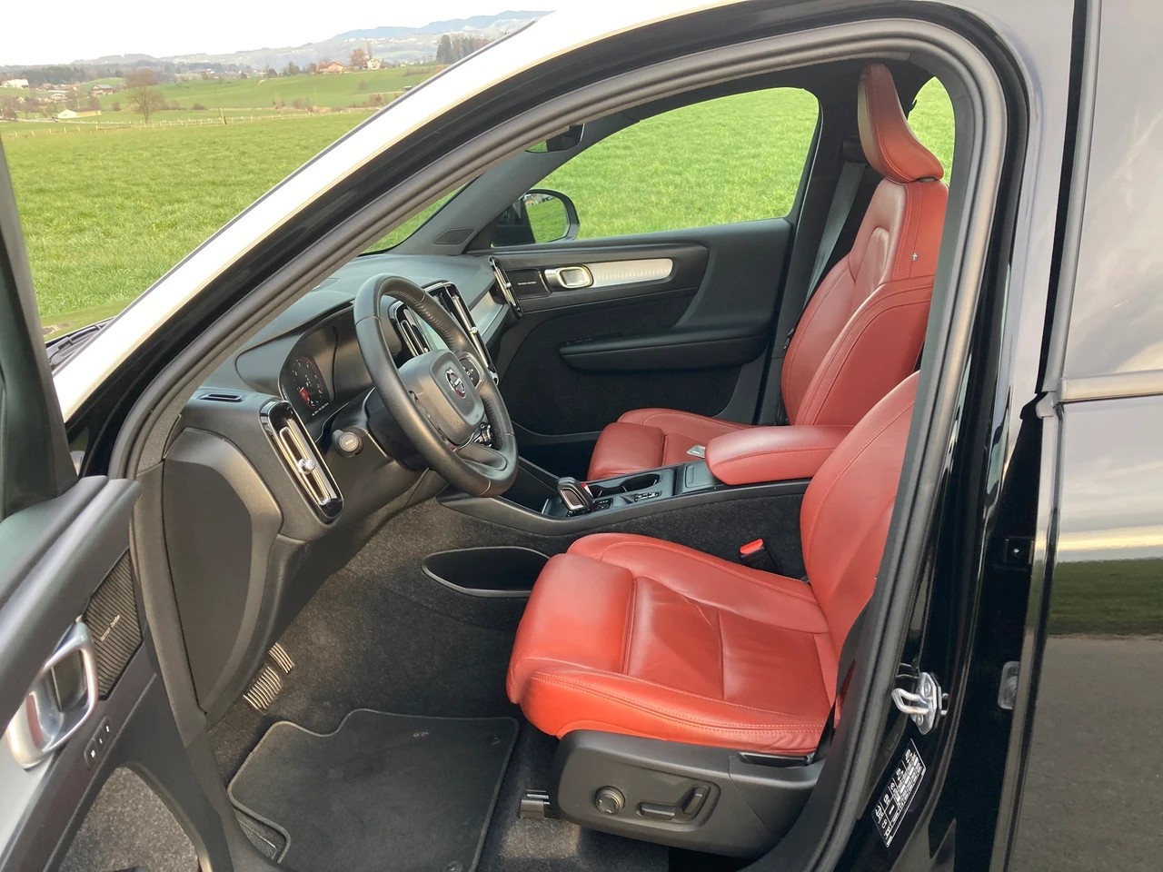VOLVO XC40 D4 AWD Momentum Geartronic-image-7