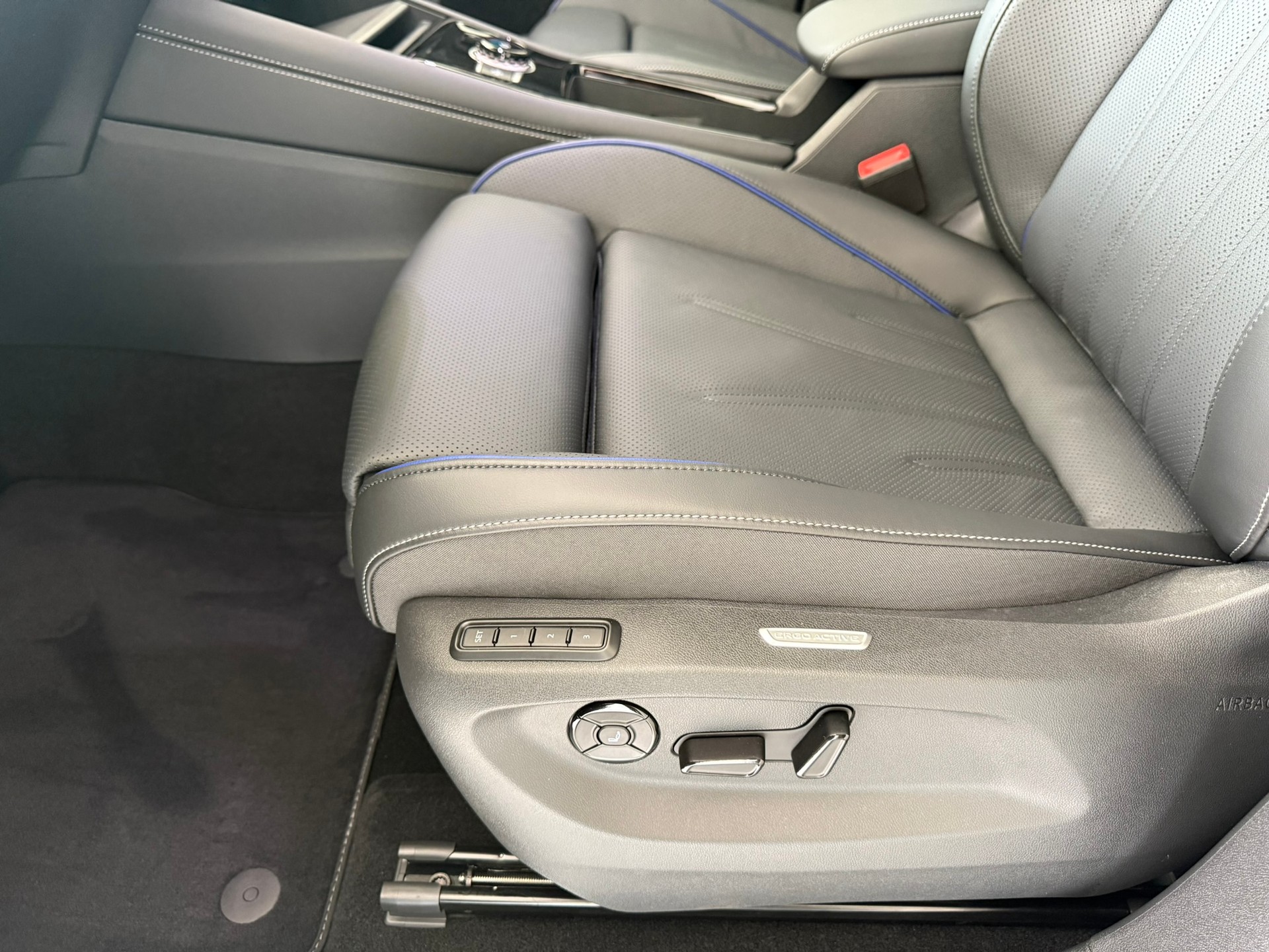 VW Tiguan 2.0 TSI DSG R-Line Plus 4Motion-image-12