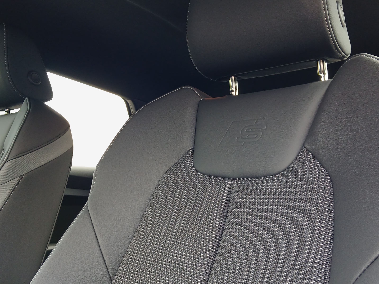 AUDI A1 Sportback 30 TFSI Attraction S-tronic-image-14